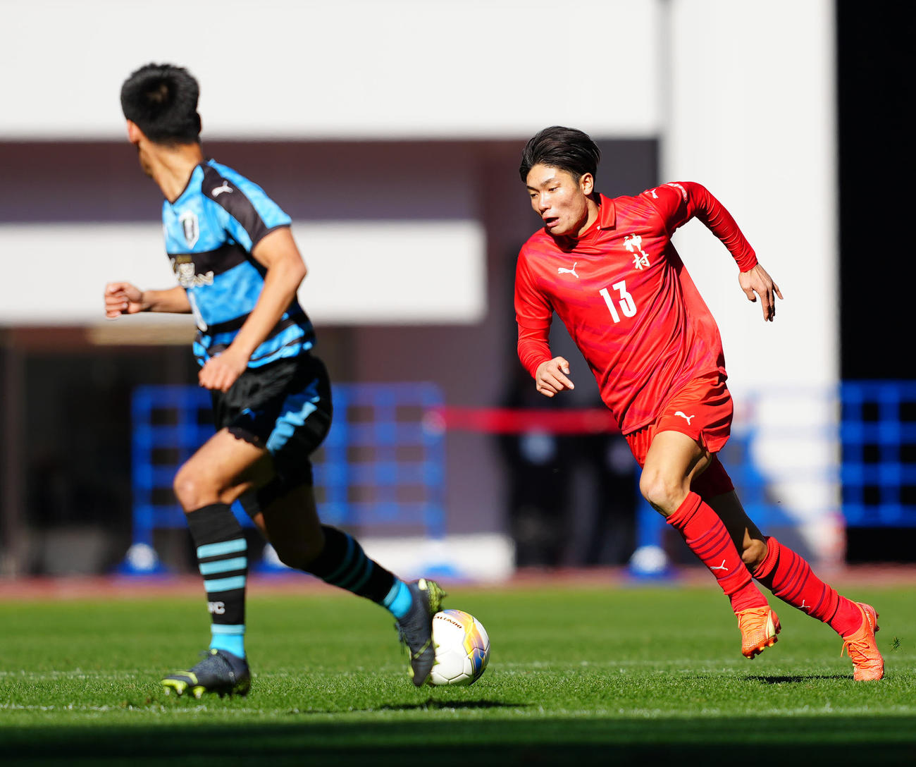 神村学園対岡山学芸館　前半、ドリブルする神村学園・福田（撮影・江口和貴）
