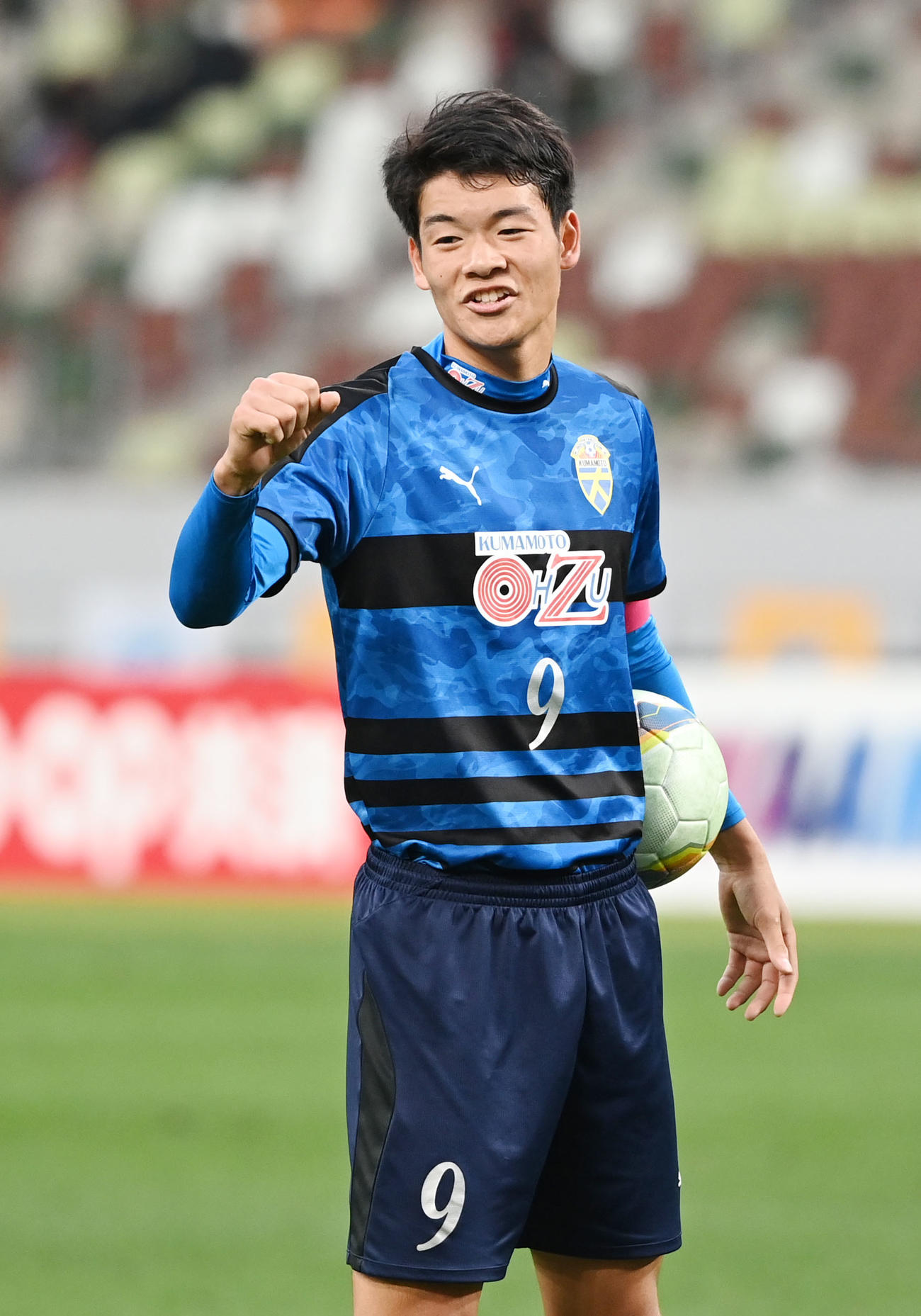 東山対大津　PK戦で1人目にキッカーを務める大津・小林（撮影・横山健太）