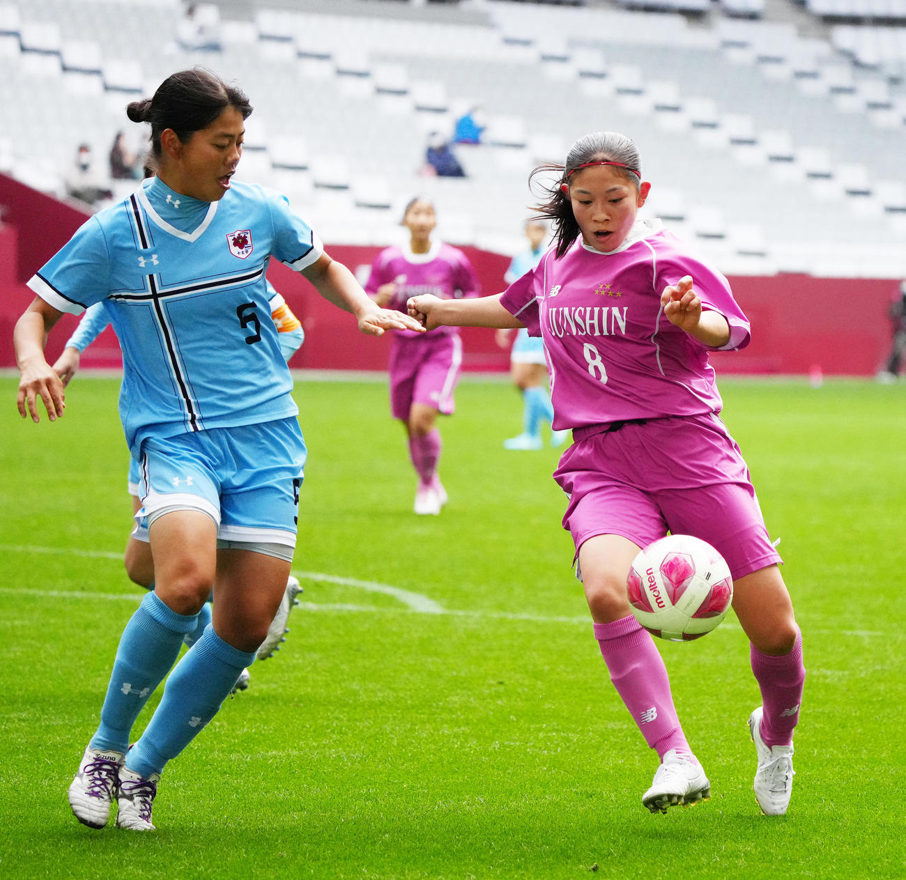 藤枝順心対十文字　前半、シュートを放つ藤枝順心浜野こゆき（右）（撮影・清水貴仁）