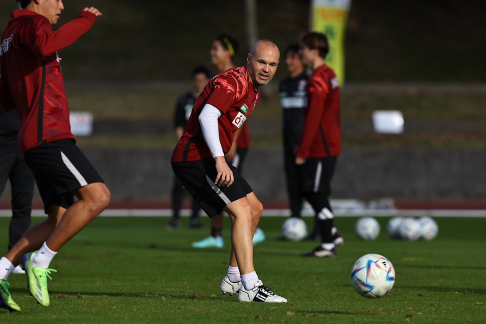 沖縄キャンプ初日に合流を果たした神戸イニエスタ（C）VISSEL KOBE