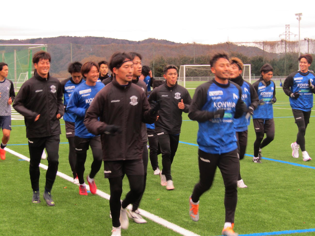 J3に昇格した奈良クラブの選手は笑顔で始動