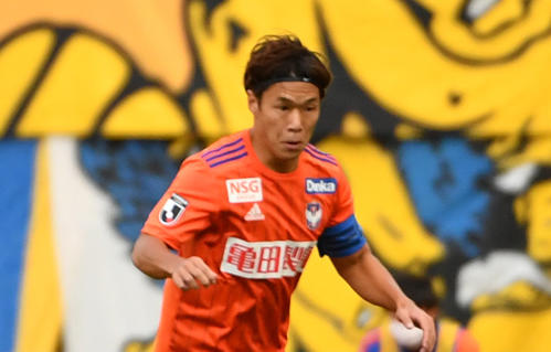 新潟 Df堀米悠斗４季続けて主将就任 行動で示したい 副主将の早川史哉 戦う姿勢を表現 ｊ１ 日刊スポーツ
