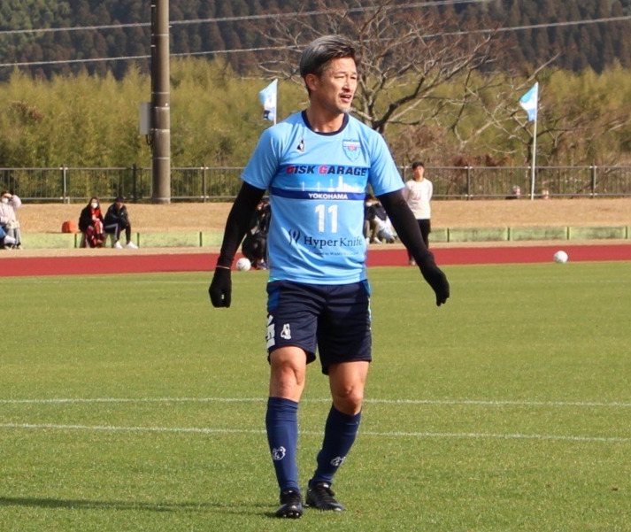 鹿屋体育大とのトレーニングマッチに出場したカズ
