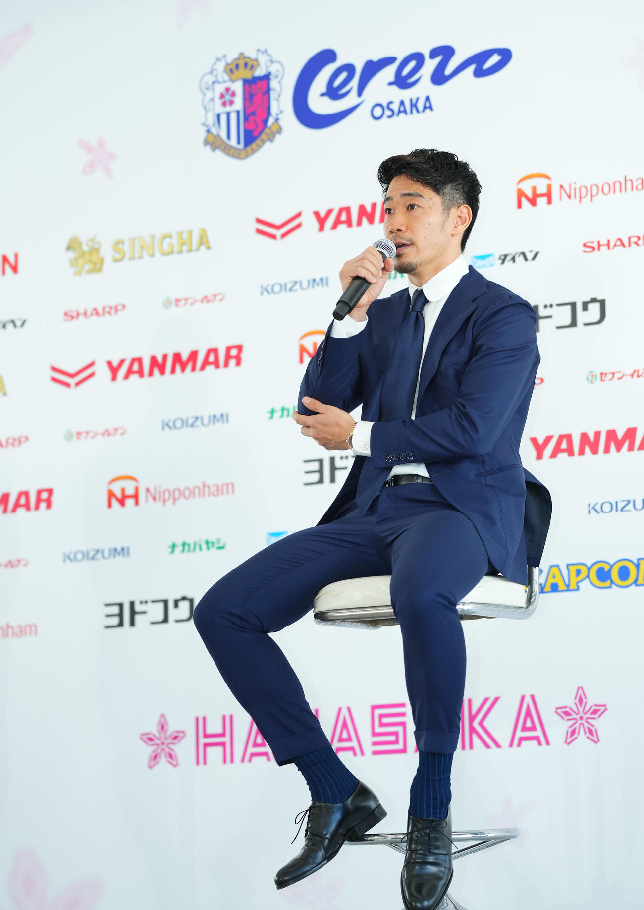 J1C大阪入団会見で話す香川（撮影・垰建太）