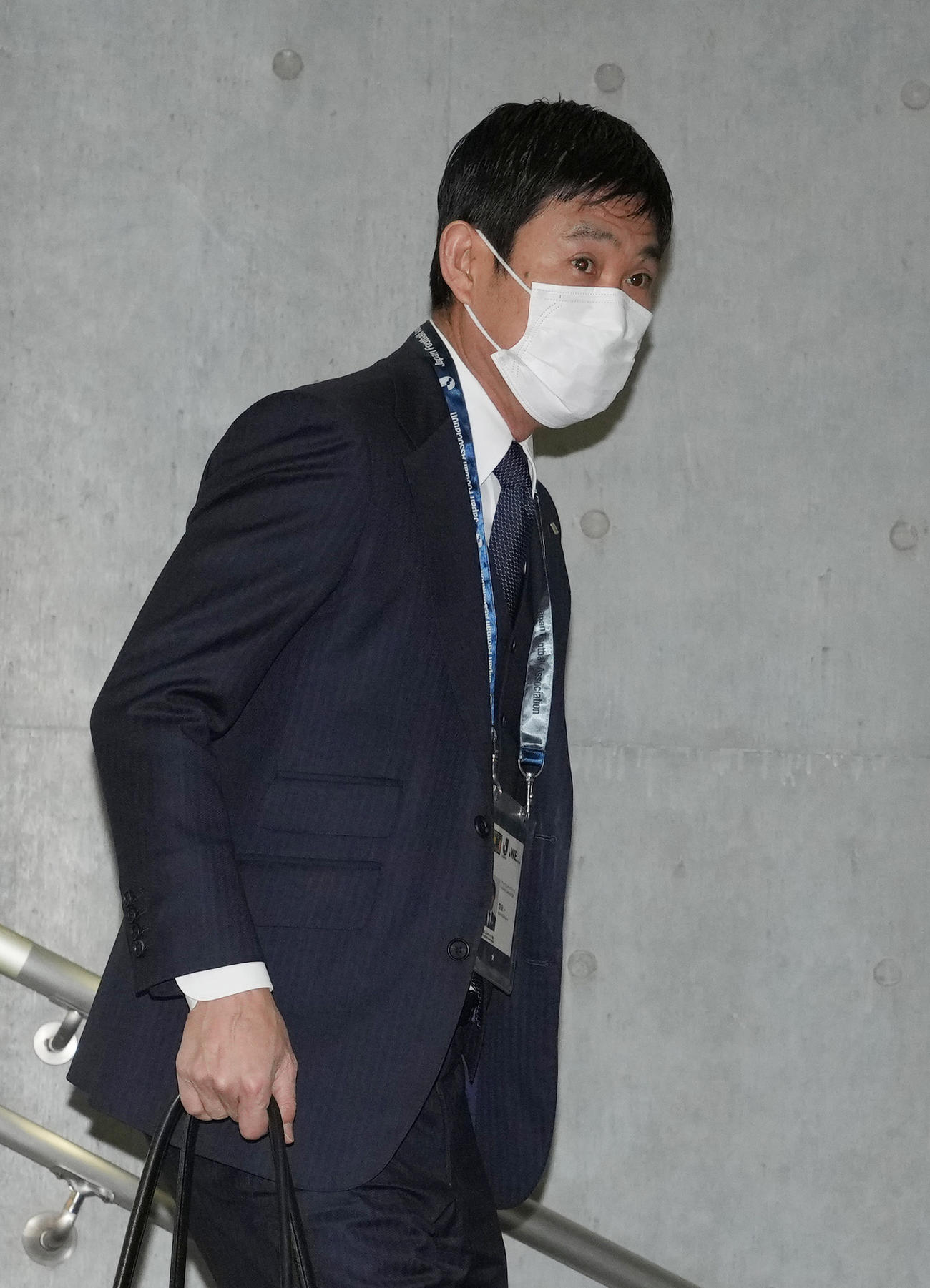 東京対浦和　視察に訪れる森保監督（撮影・狩俣裕三）