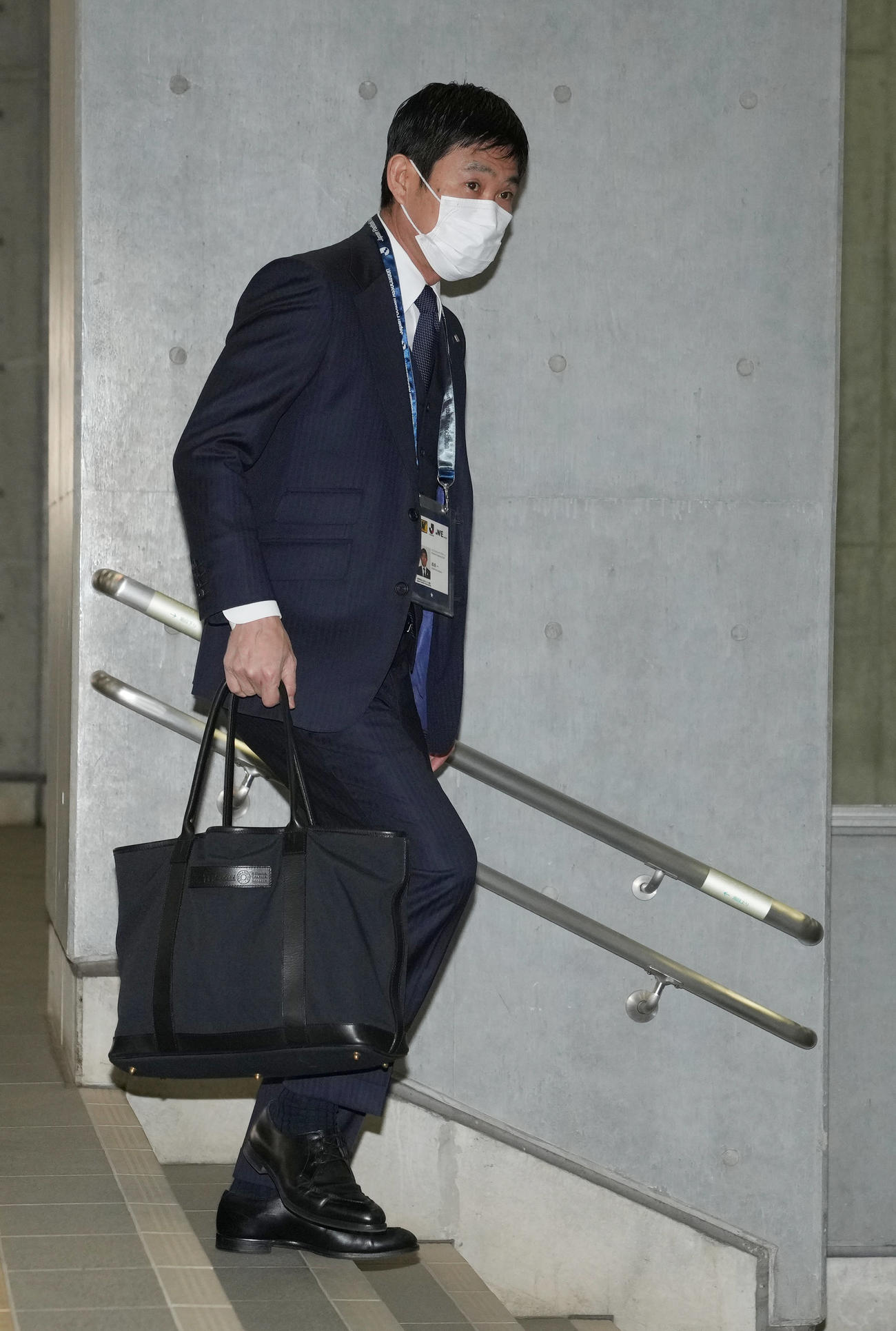 東京対浦和　視察に訪れる森保監督（撮影・狩俣裕三）