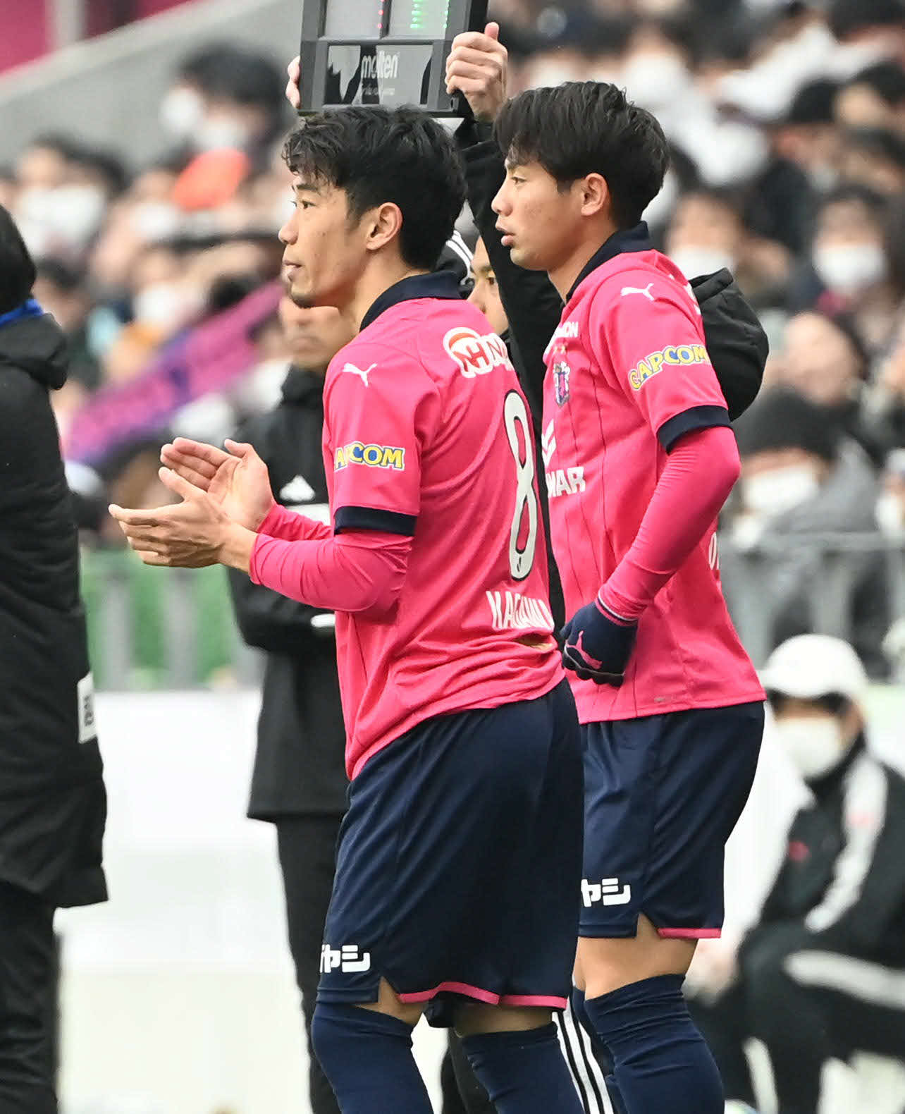 後半、出場するセレッソ大阪香川（撮影・石井愛子）