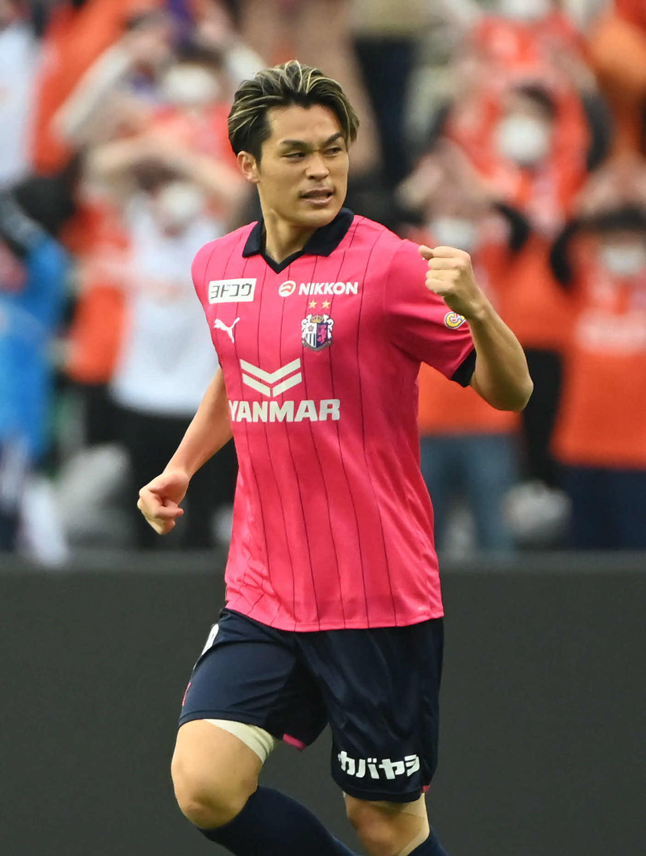 前半、ゴールを決めガッツポーズをするC大阪為田（撮影・石井愛子）