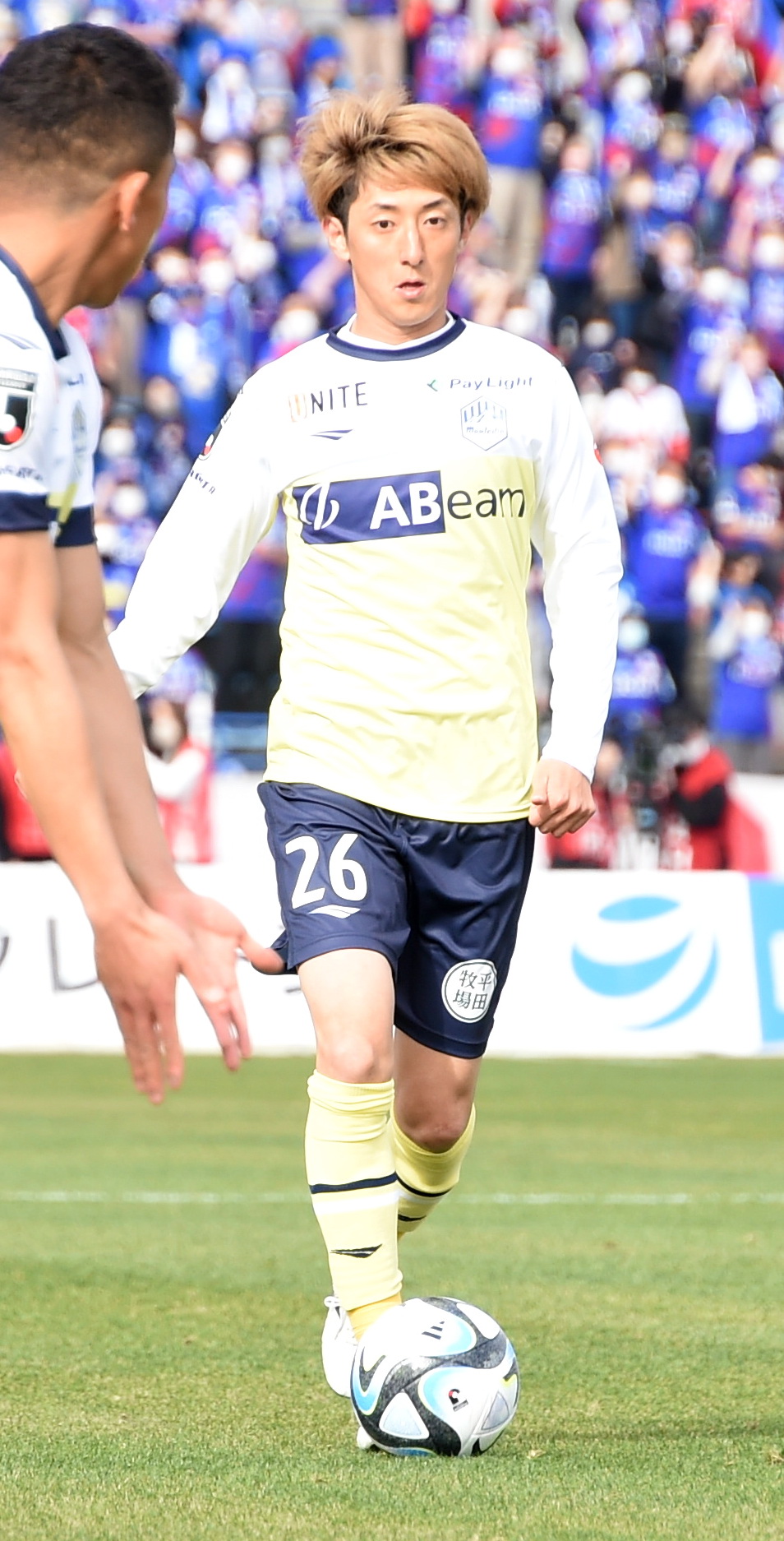 18日の甲府戦でボールをキープする山形DF川井