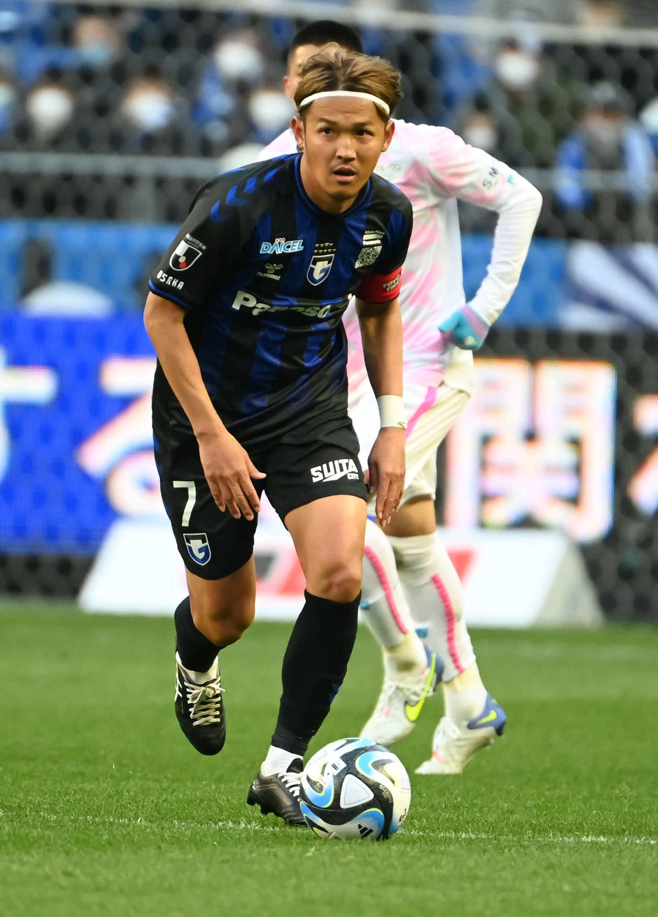 G大阪対鳥栖　後半、ドリブルで前進するG大阪宇佐美（撮影・石井愛子）