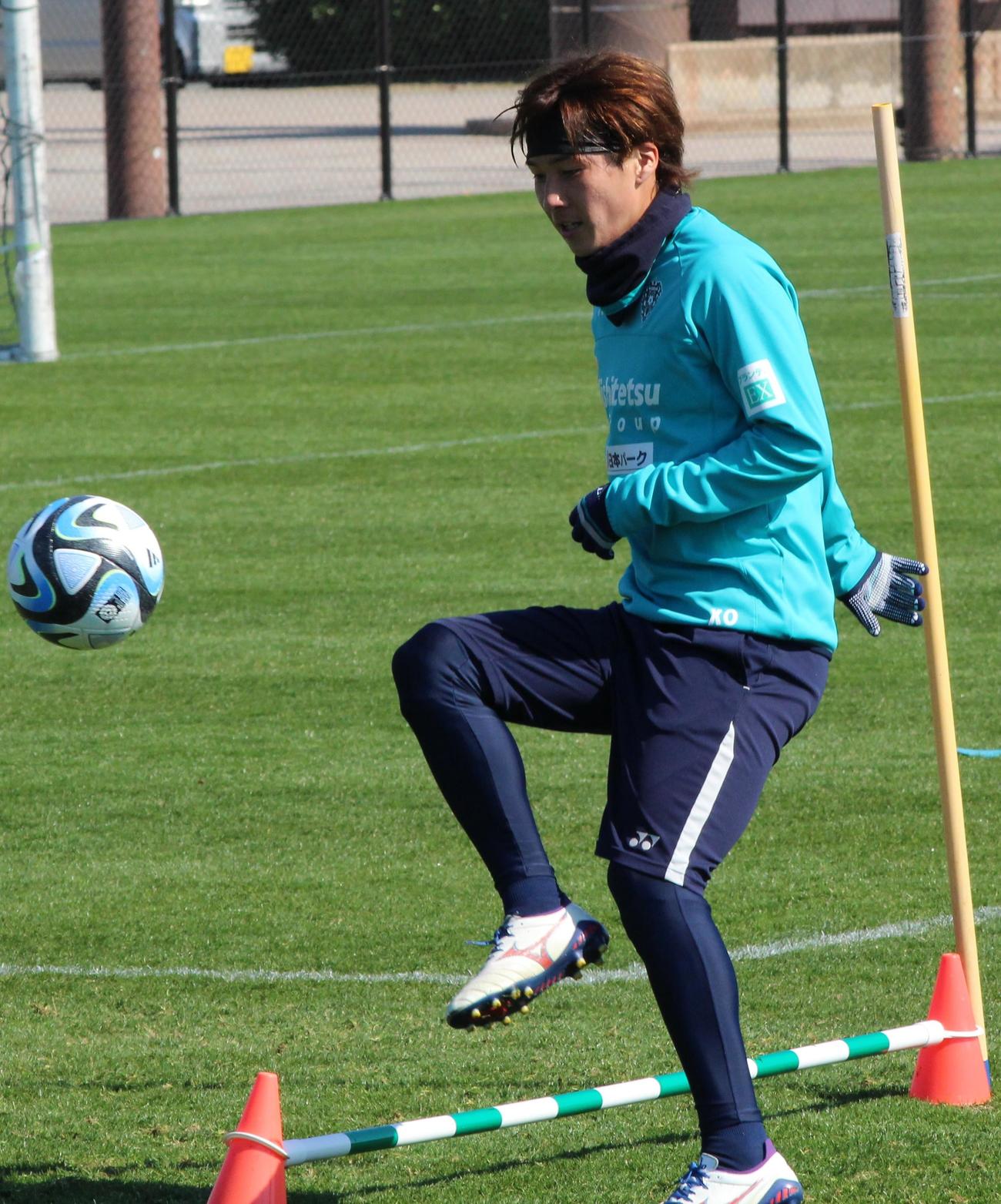 練習に励む福岡FW山岸祐也（撮影・菊川光一）