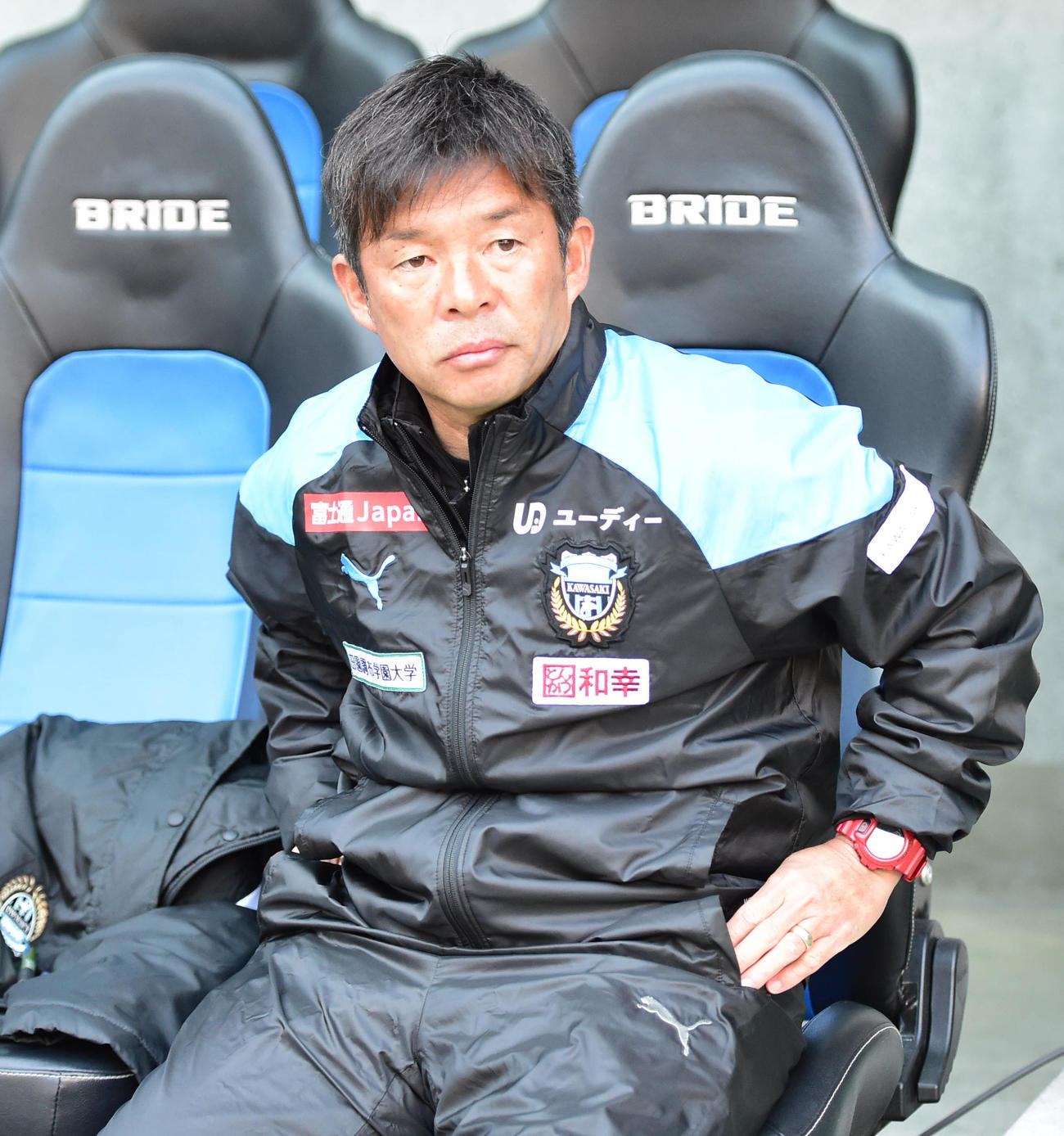 G大阪対川崎F　厳しい顔をみせる川崎F鬼木監督（撮影・清水貴仁）