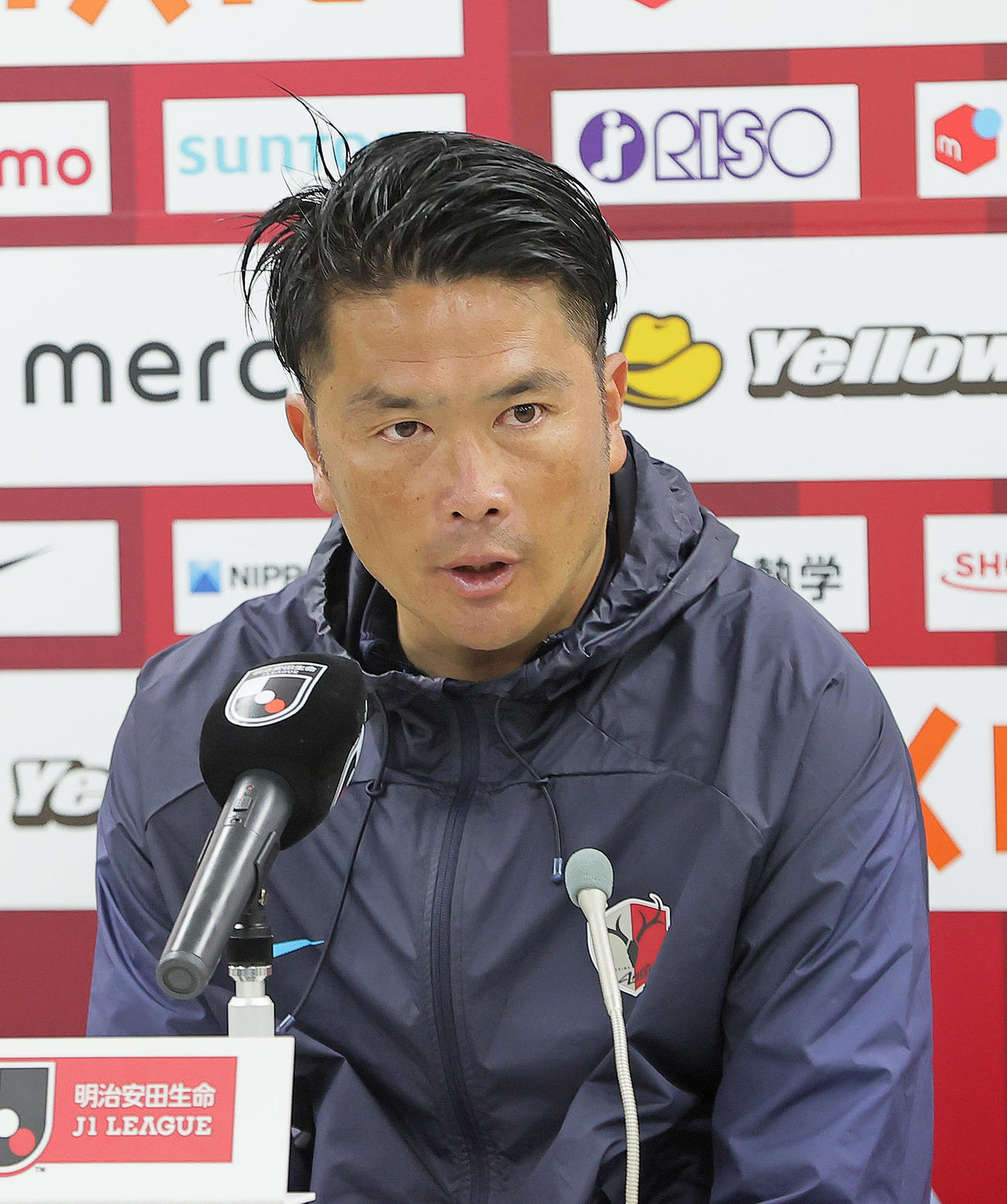 鹿島対神戸　試合後の会見に臨む鹿島岩政監督（2023年4月15日撮影）