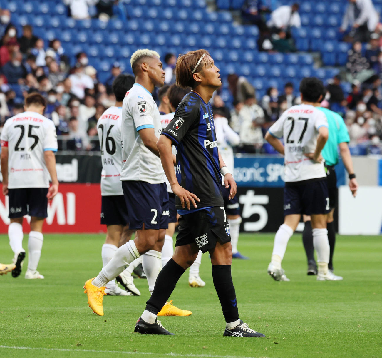 G大阪対横浜FC　先制ゴールを決めたG大阪宇佐美だがドローに終わり表情はさえない（撮影・加藤哉）