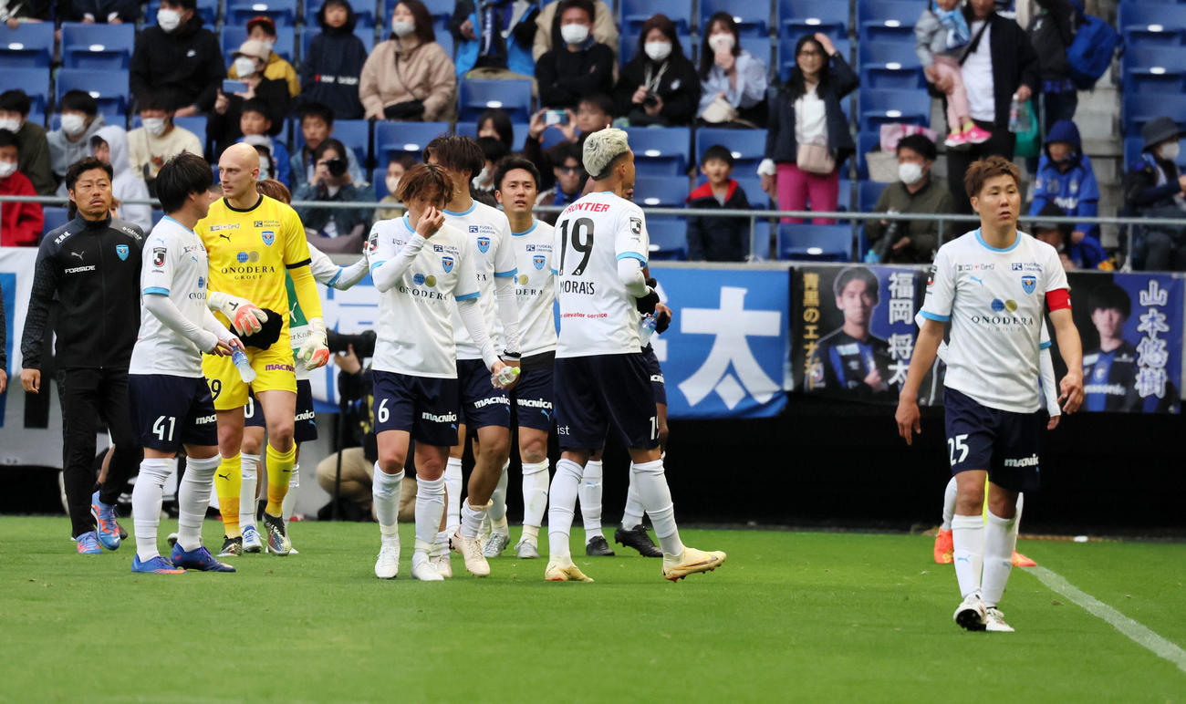 G大阪対横浜FC G大阪と引き分けた横浜FCイレブン（撮影・加藤哉）