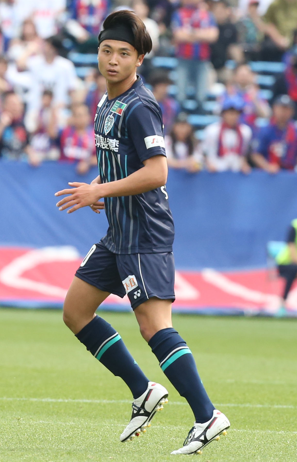 福岡対東京　来季の新加入が内定している地元福岡大4年のMF重見（撮影・冨田成美）