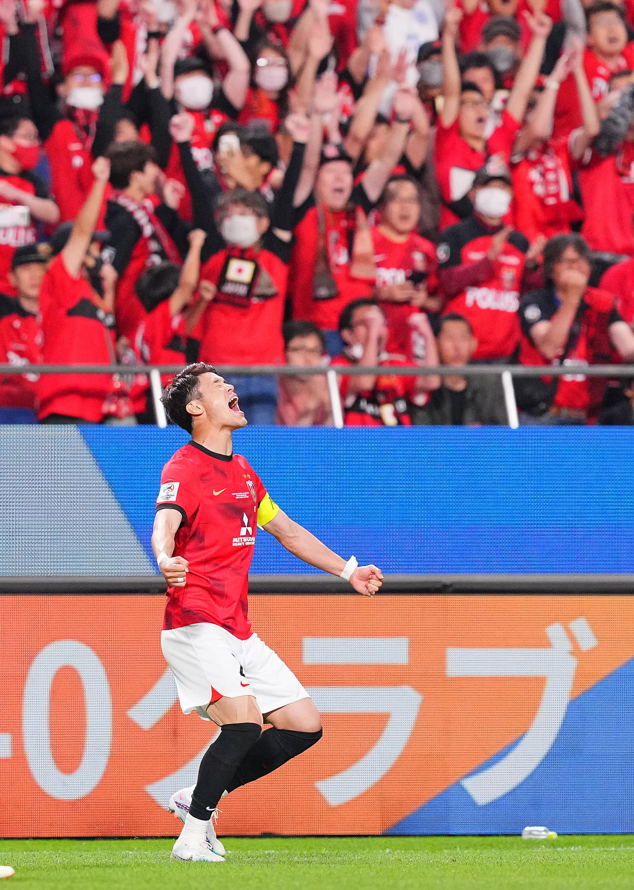 浦和対アルヒラル　優勝が決まり雄たけびを上げる浦和酒井（撮影・垰建太）