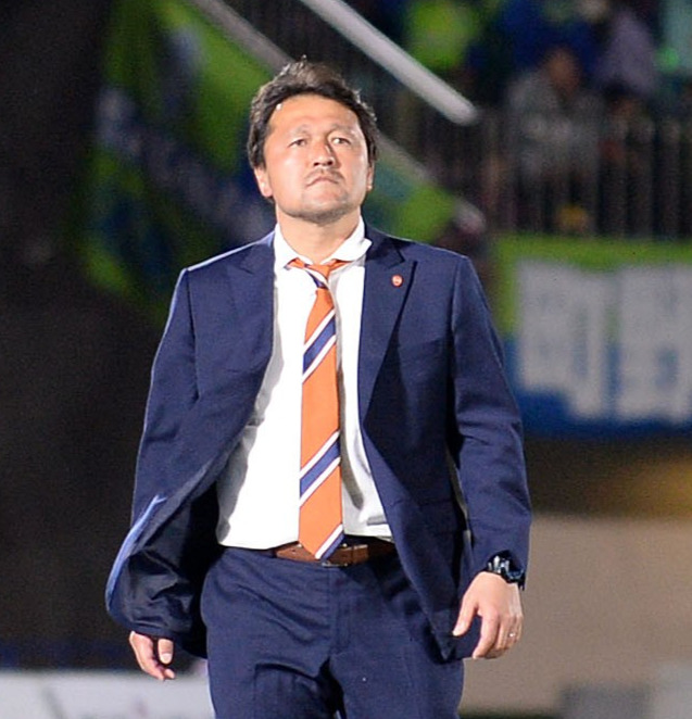清水の秋葉忠宏監督（23年4月5日撮影）