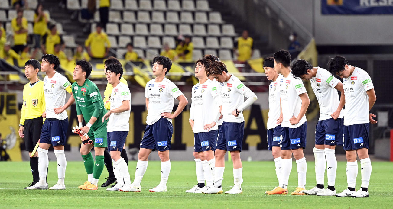 鹿島対柏　鹿島に1－0で敗れた柏（撮影・たえ見朱実）