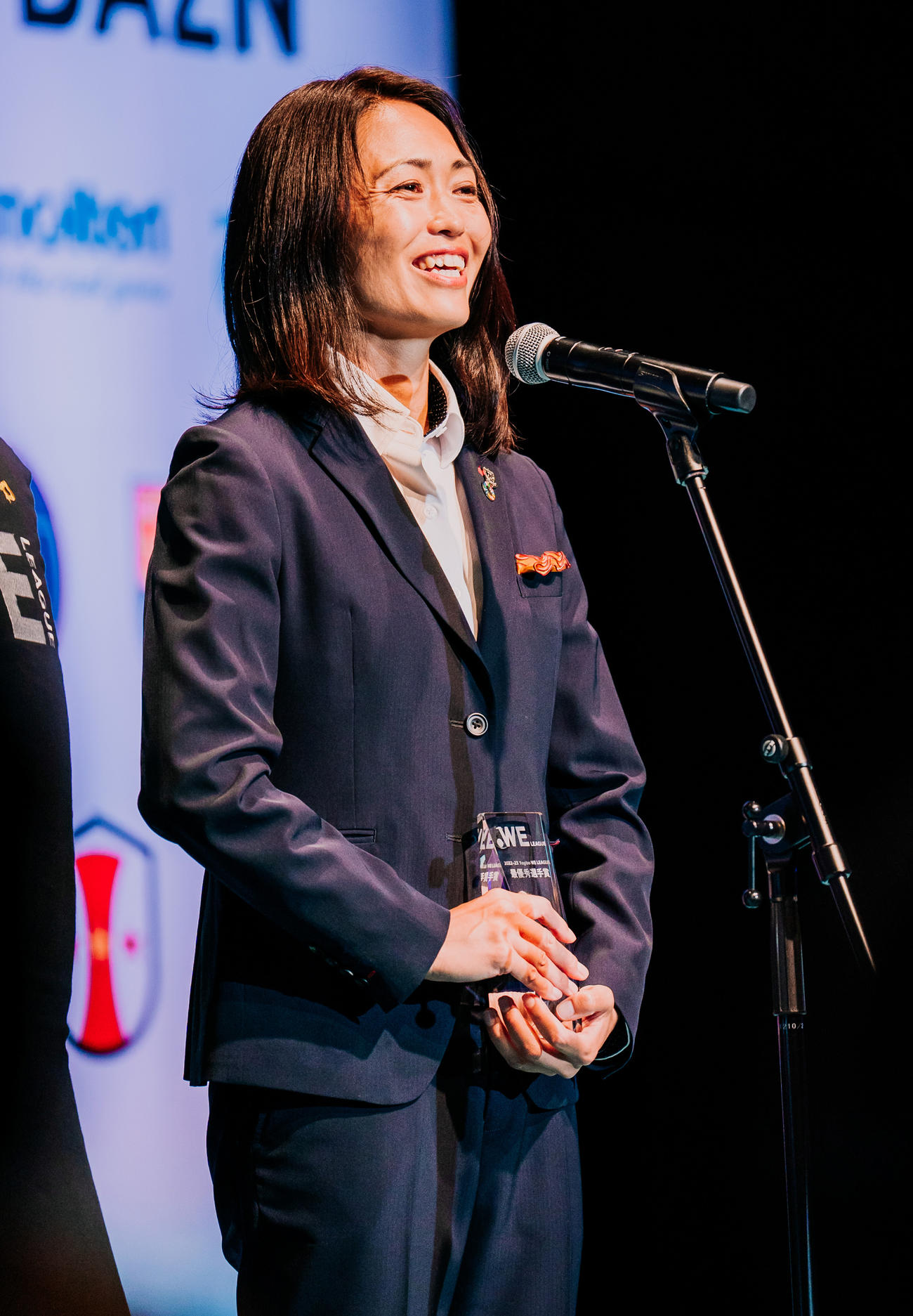 MVPに輝いた三菱重工浦和安藤は笑顔でスピーチ（WEリーグ提供）