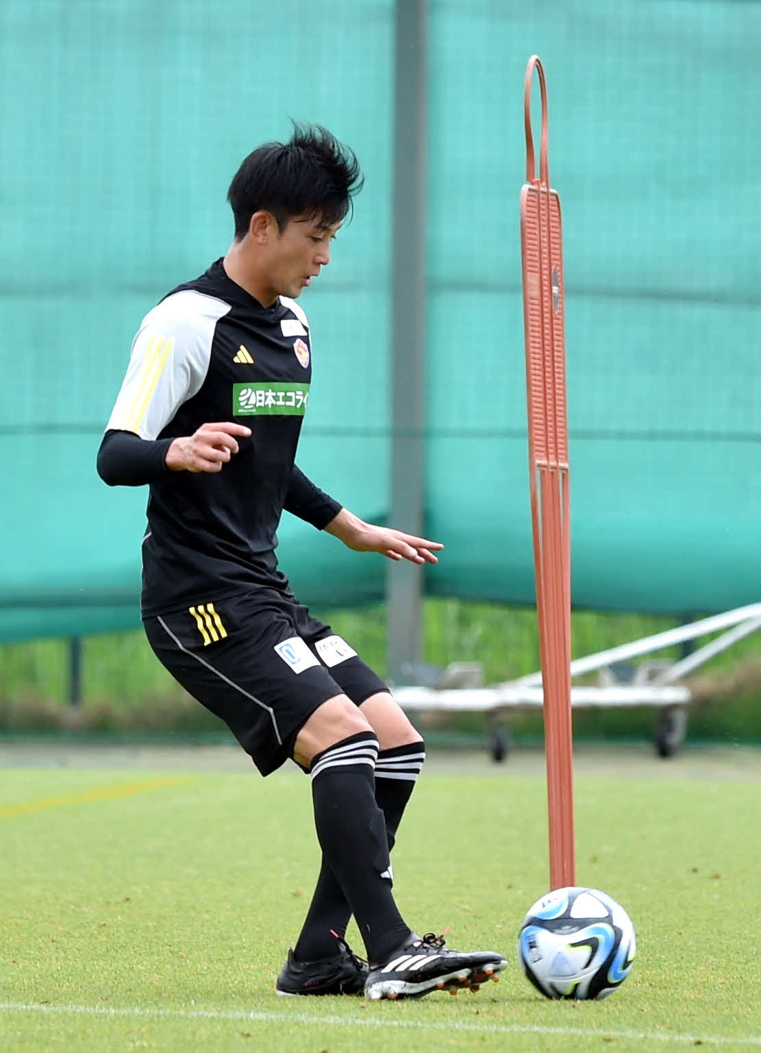 山口戦に向けて調整する仙台小出（撮影・相沢孔志）