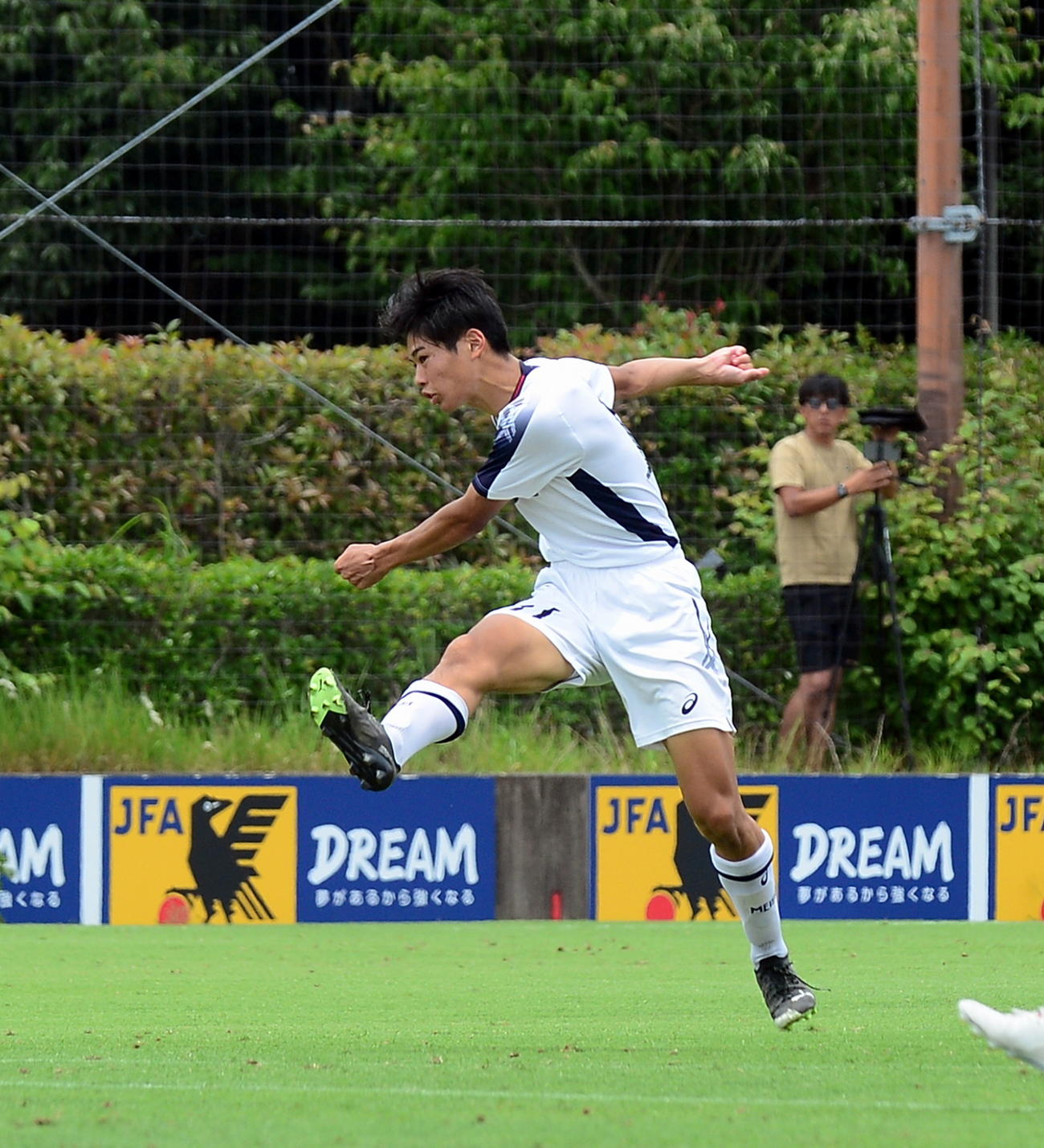 後半7分、2点目を決める藤枝明誠・遠野
