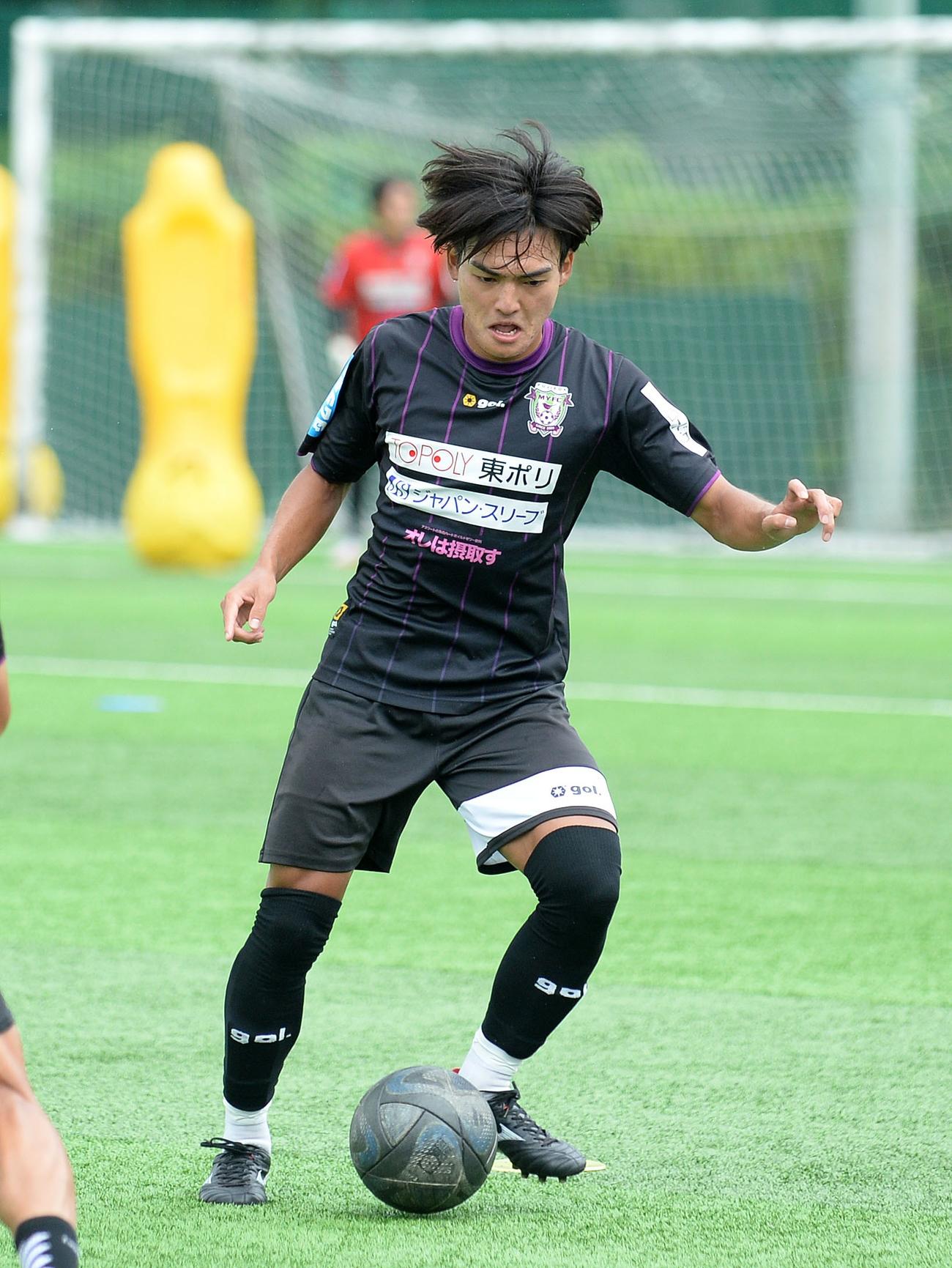 ウオーミングアップで軽快に動く藤枝久保