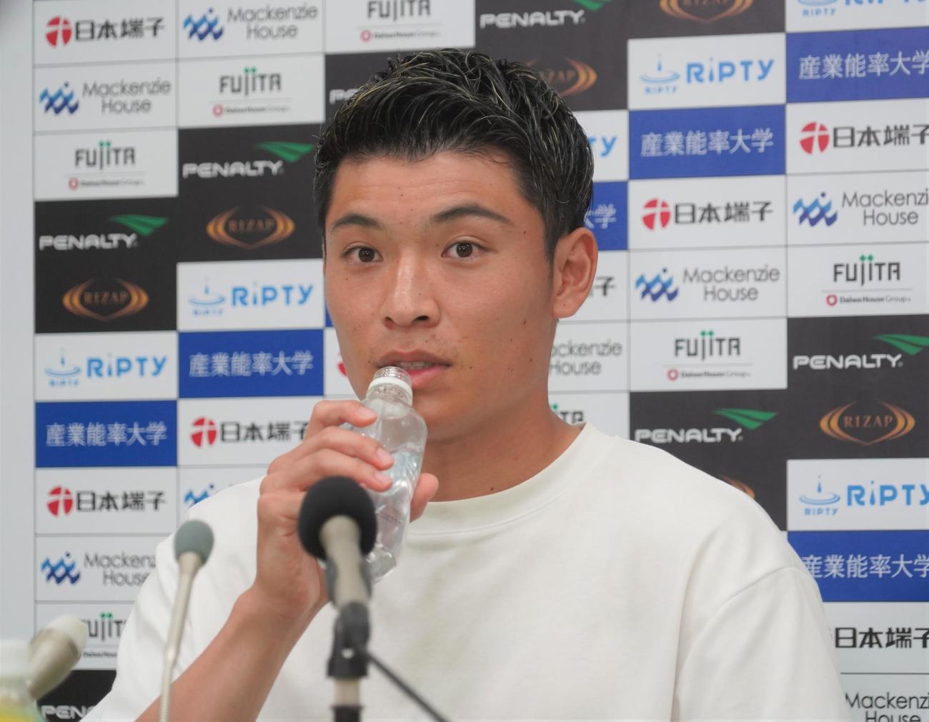 ドイツ2部キールへ移籍するため、サポーターへのあいさつを行った湘南ベルマーレFW町野修斗（撮影・佐藤成）