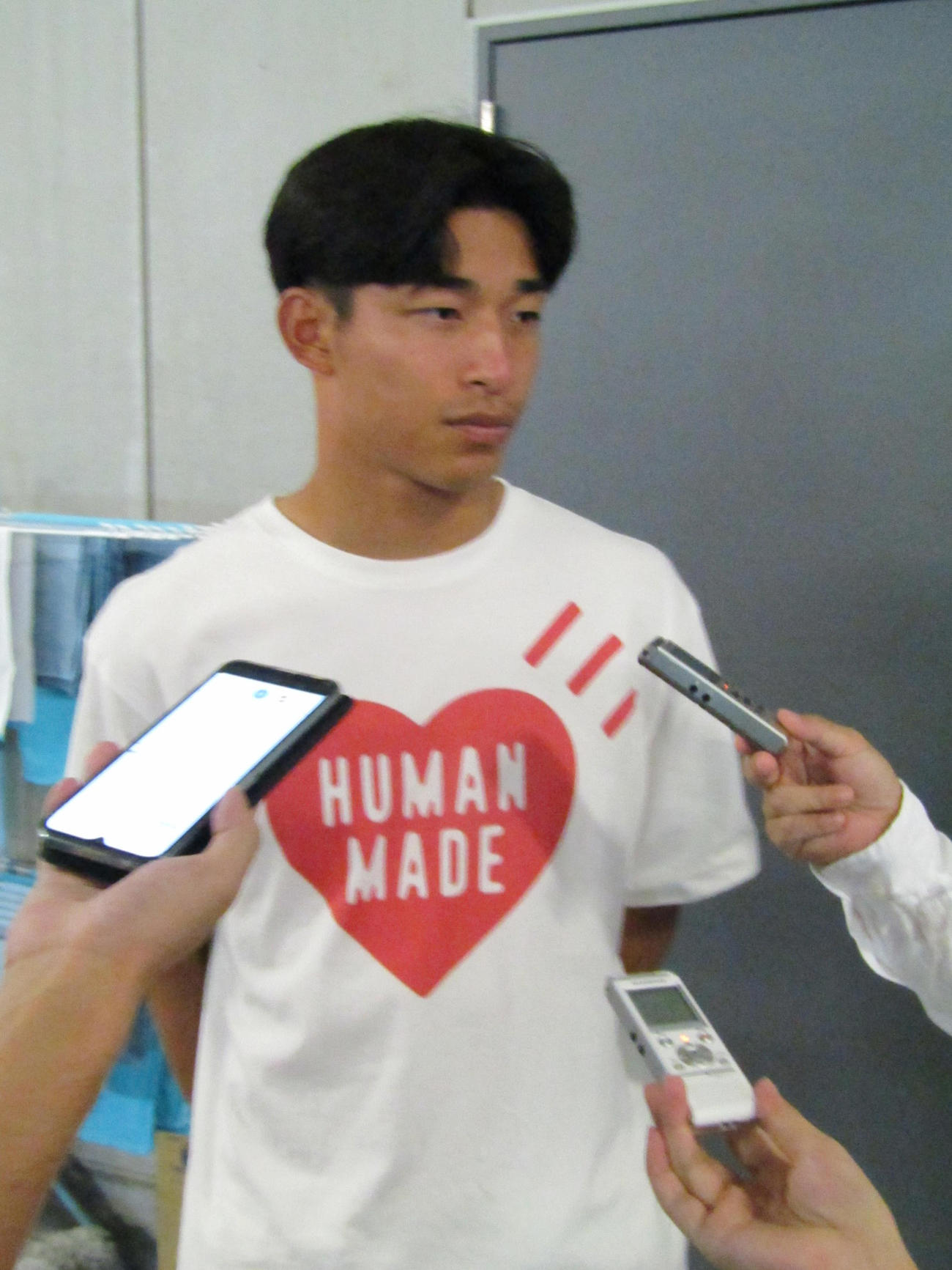 取材に応じるG大阪半田