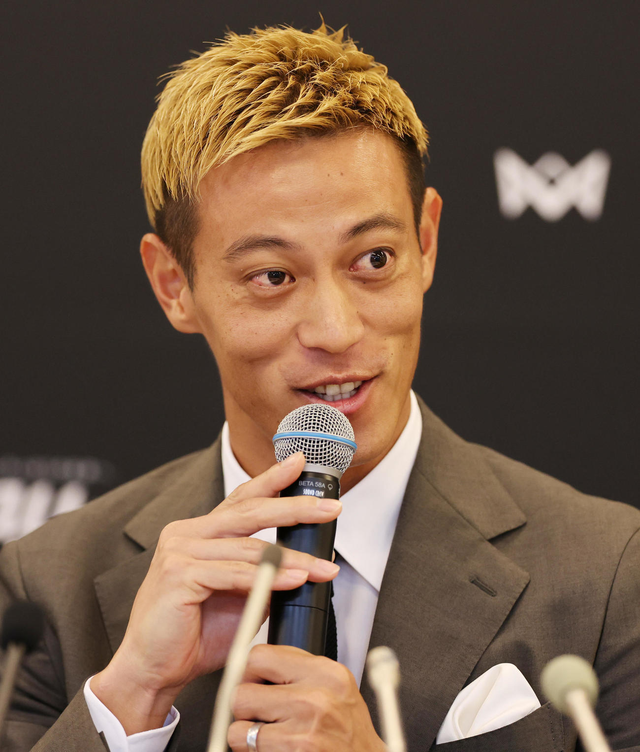 4対4のU10サッカー全国大会を創設し会見する本田圭佑（撮影・野上伸悟）