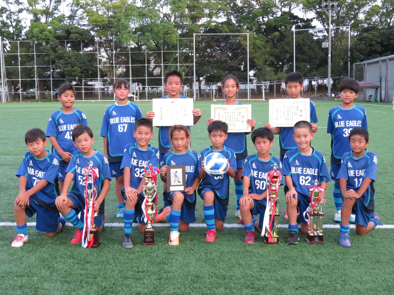 団地少年サッカーBクラスで優勝したBLUE EAGLES