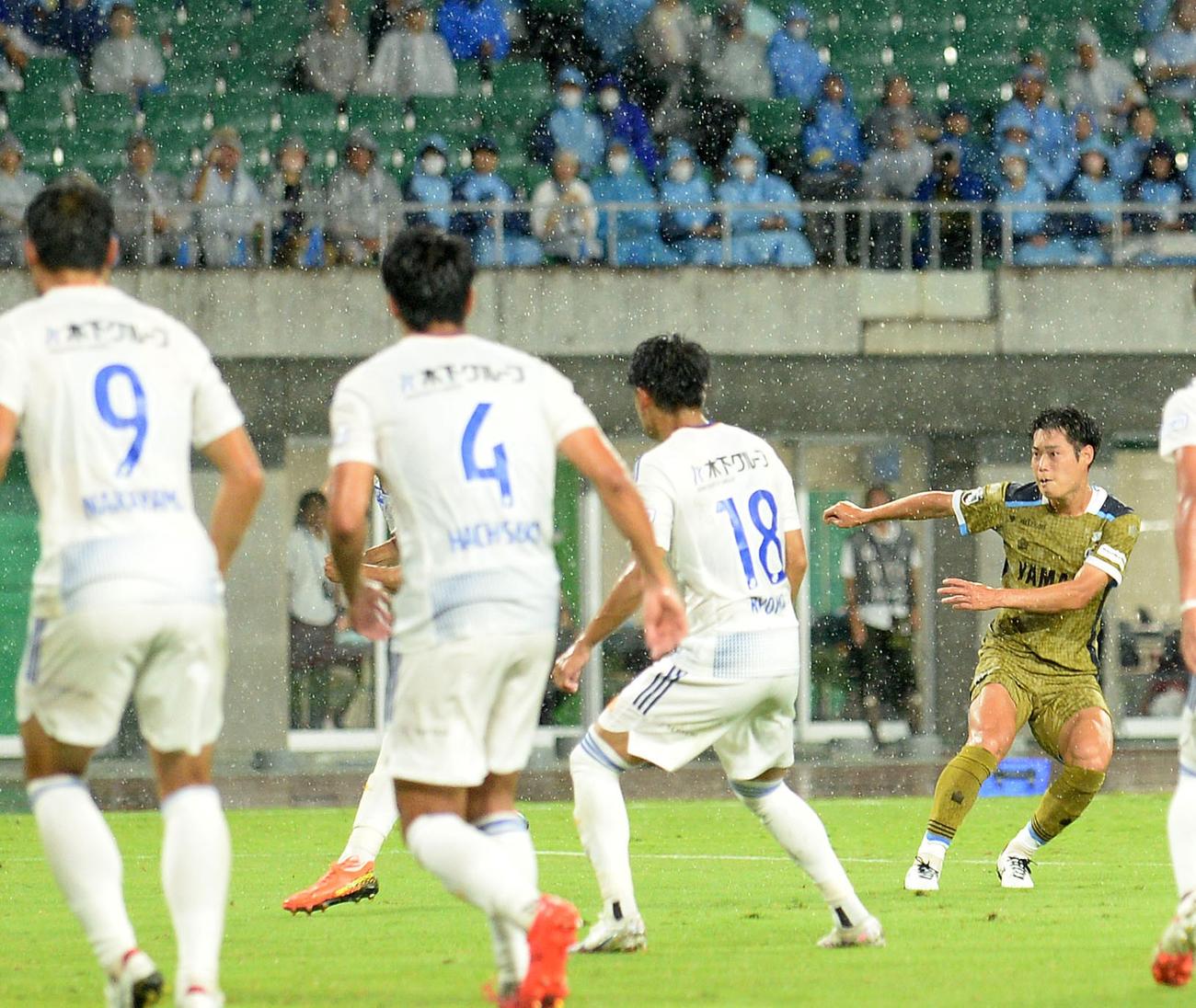 前半、先制点を決めた磐田松本