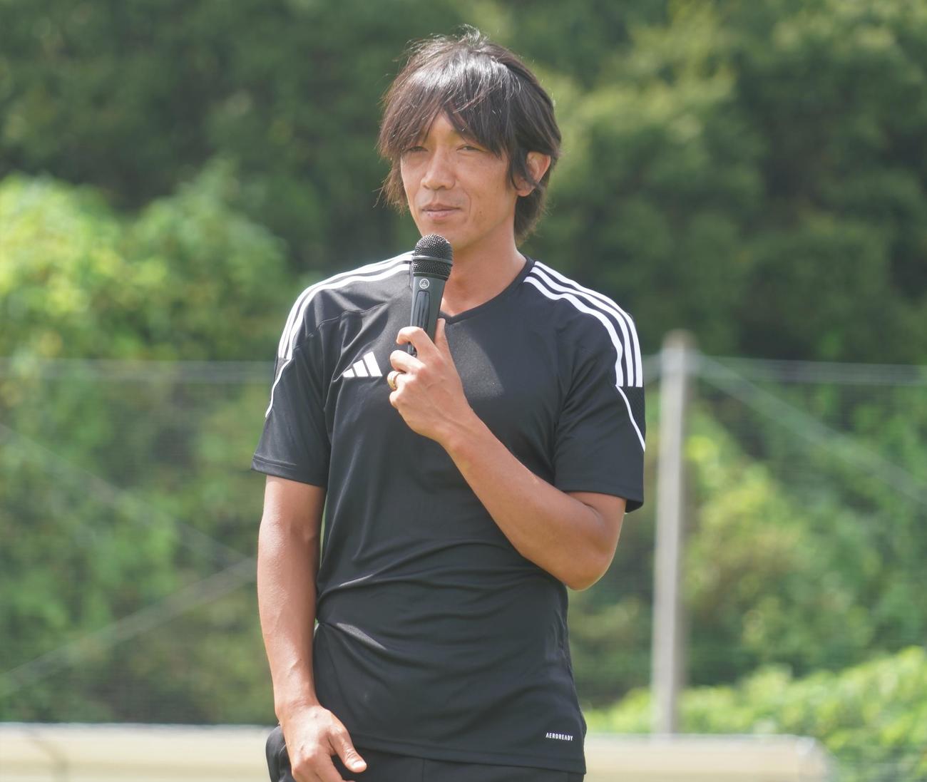 「アディダスフットボールレジェンドクリニック」に参加した中村俊輔（撮影・佐藤成）
