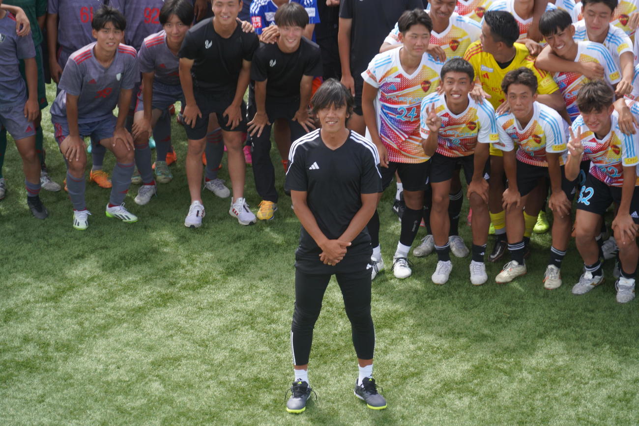 「アディダスフットボールレジェンドクリニック」に参加した中村俊輔（撮影・佐藤成）