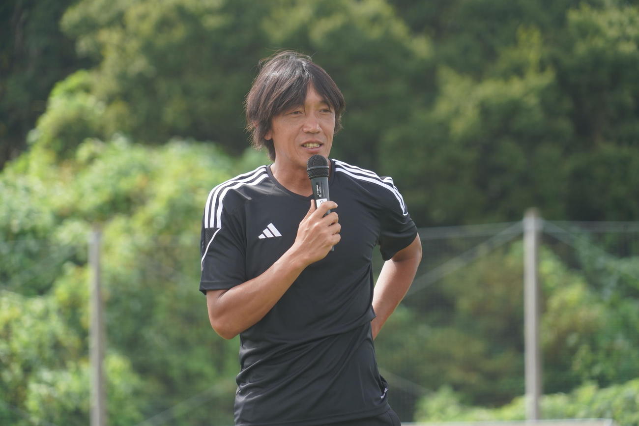 「アディダスフットボールレジェンドクリニック」に参加した中村俊輔（撮影・佐藤成）