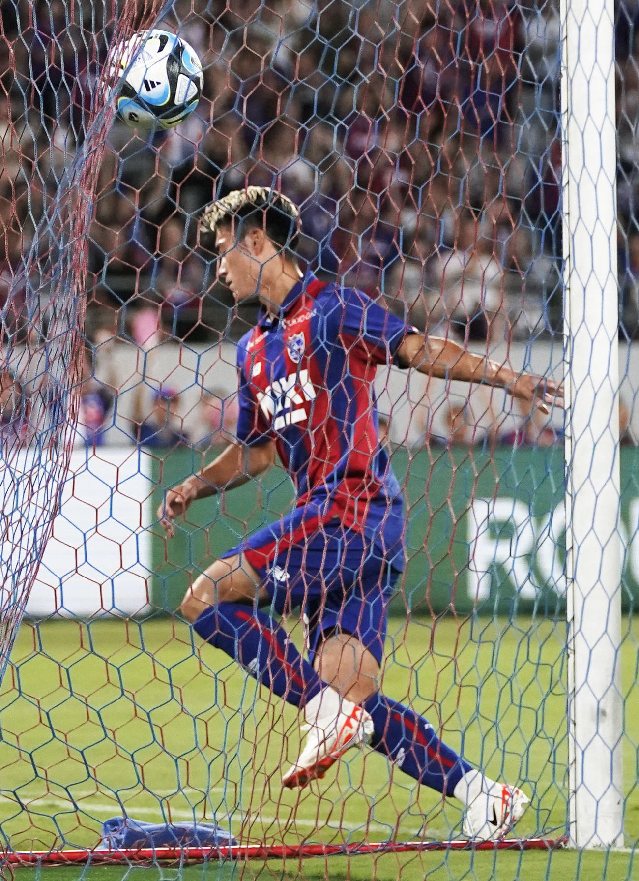 FC東京対福岡　後半、ヘディングでゴールを決めたFC東京・熊田（共同）