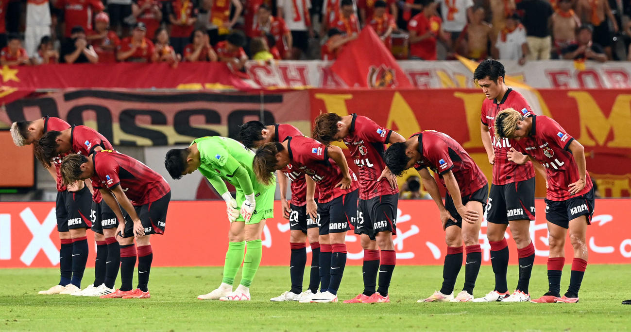 鹿島対名古屋　名古屋に敗れ準々決勝で敗退した鹿島（撮影・たえ見朱実）