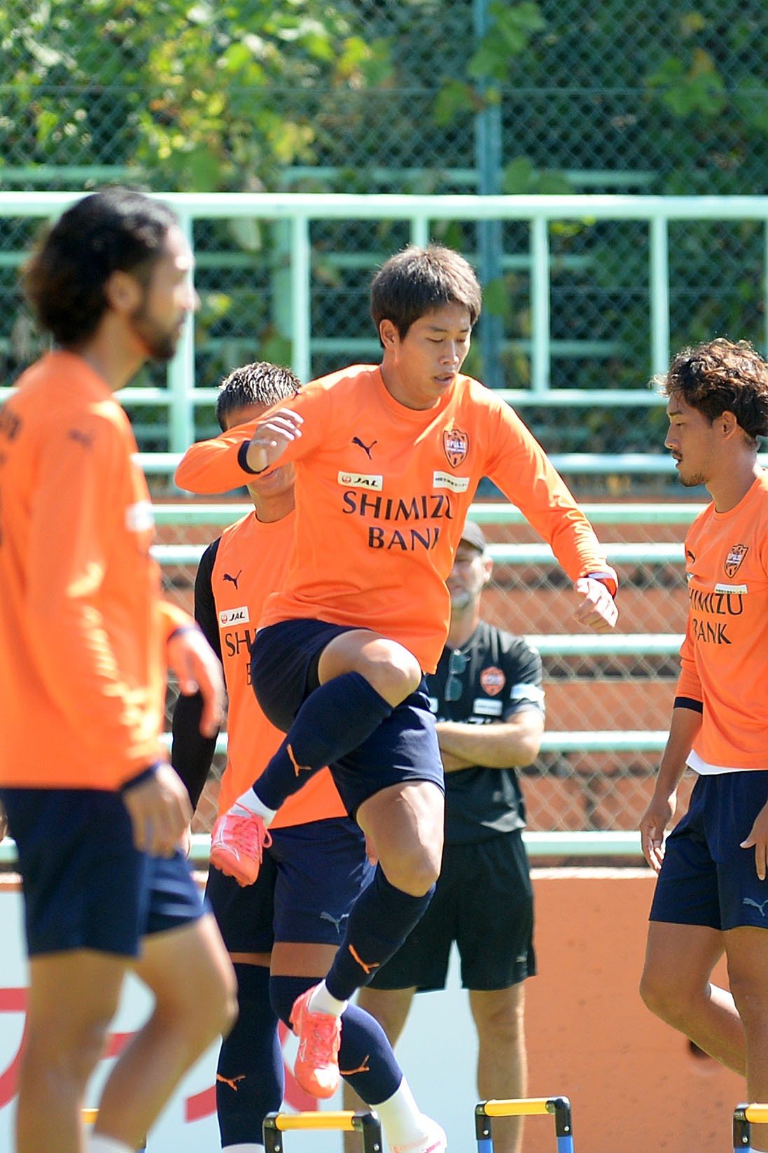 ウオーミングに励む清水中山