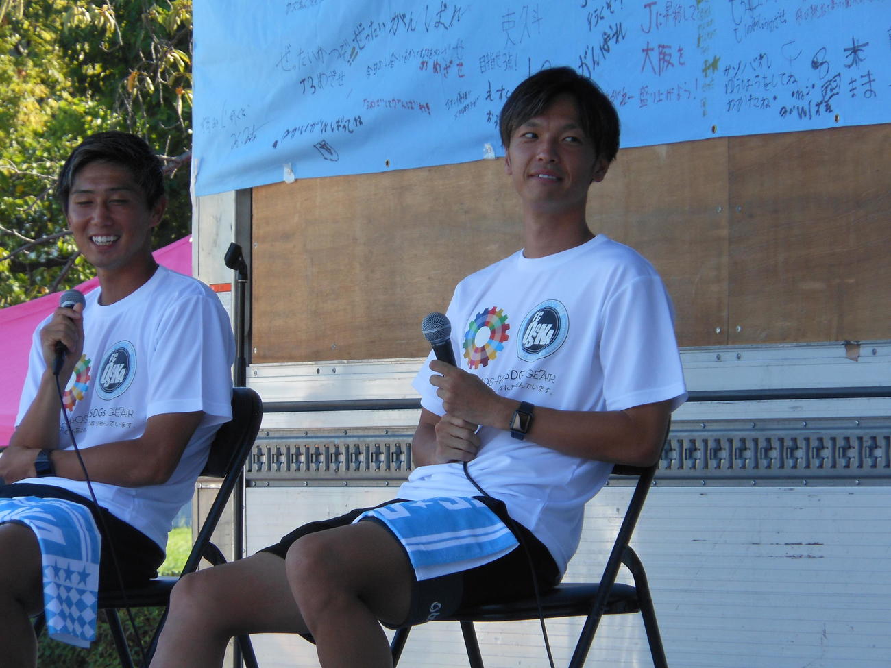 9月3日の試合前イベントに出演するFC大阪町田蘭次郎（右）