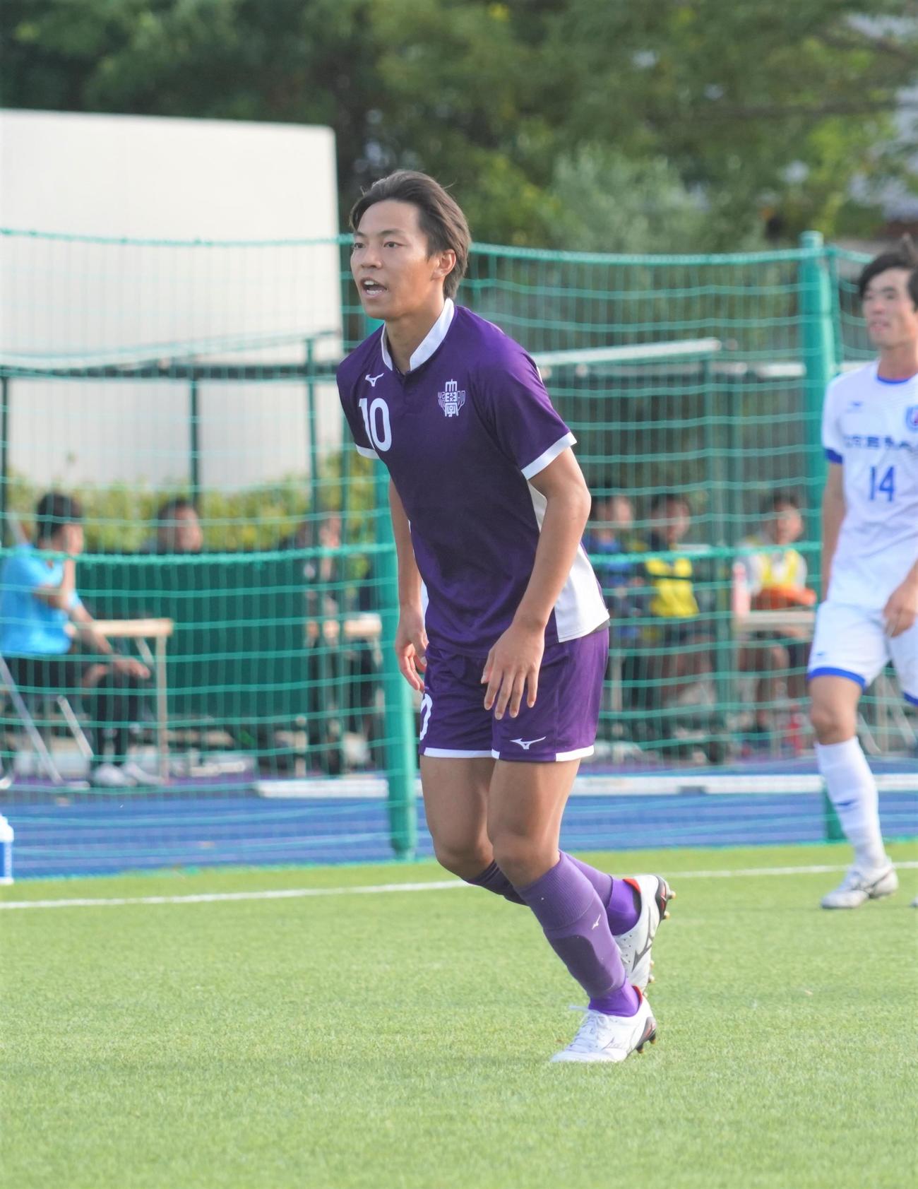 JR東日本カップ2023第97回関東大学サッカーリーグ戦1部明大対東国大戦で、1アシストを記録した明大FW中村草太（撮影・佐藤成）