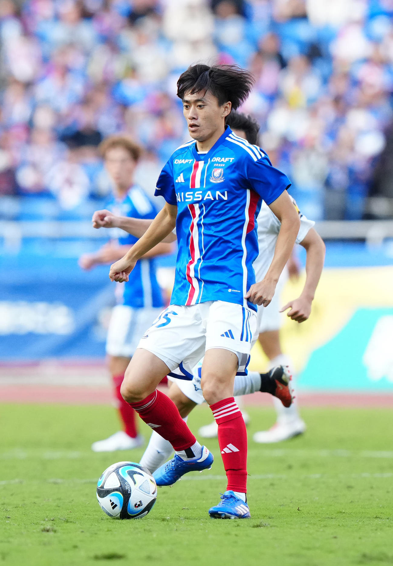 横浜対札幌　後半、途中出場でJ1リーグ初出場の横浜榊原（撮影・江口和貴）