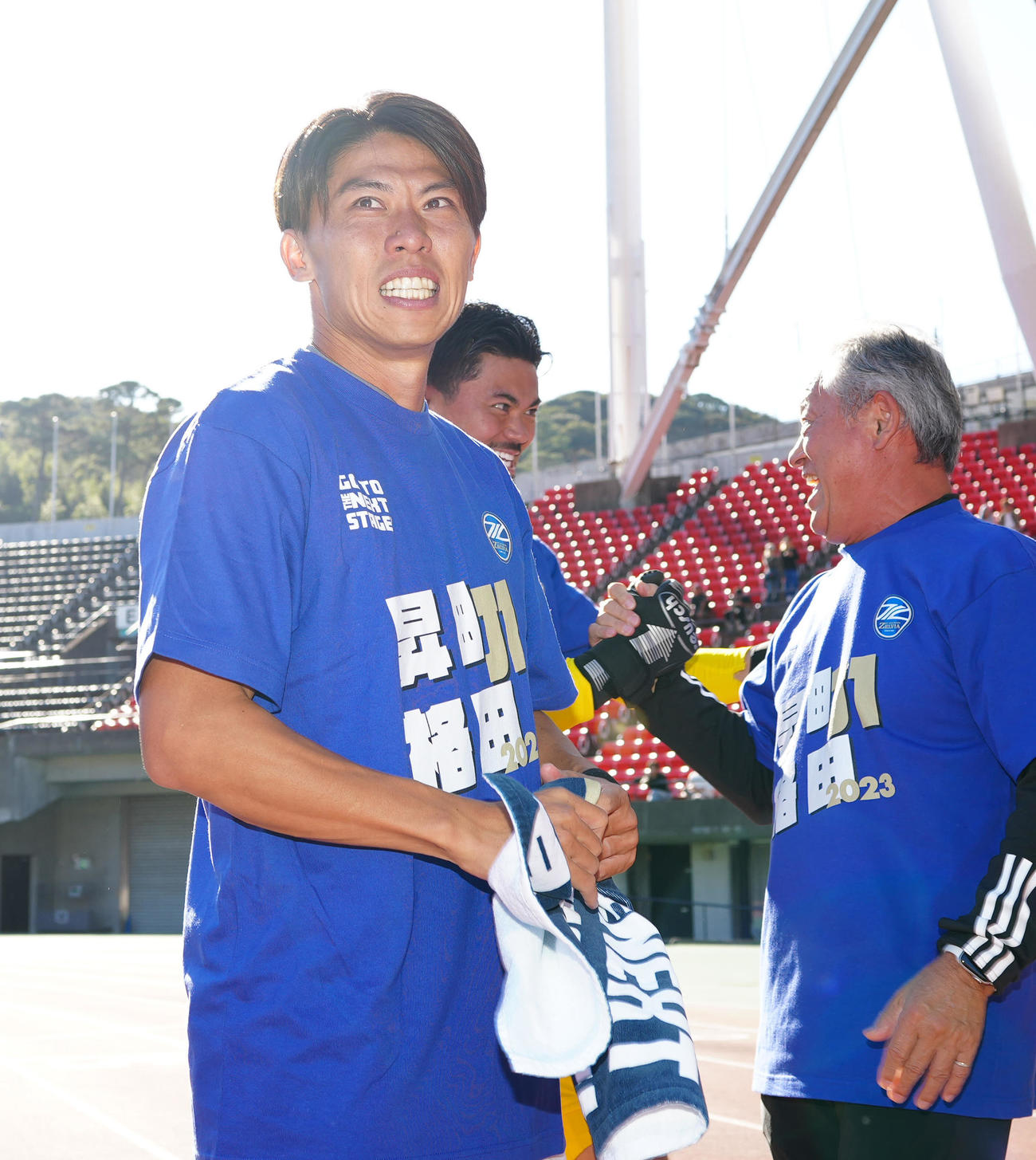 熊本対町田　J1昇格を決め、感極まる町田太田（撮影・江口和貴）