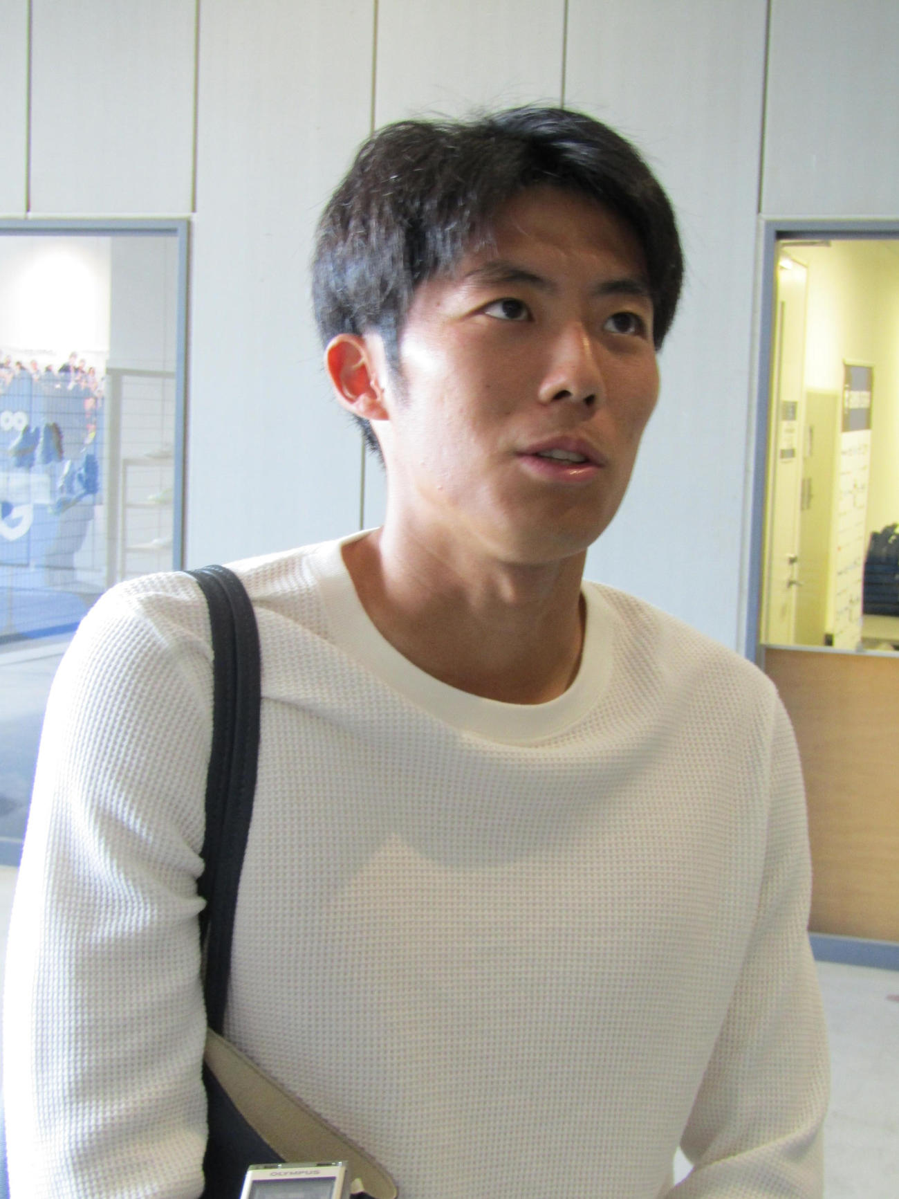 26日、取材に応じるG大阪塚元