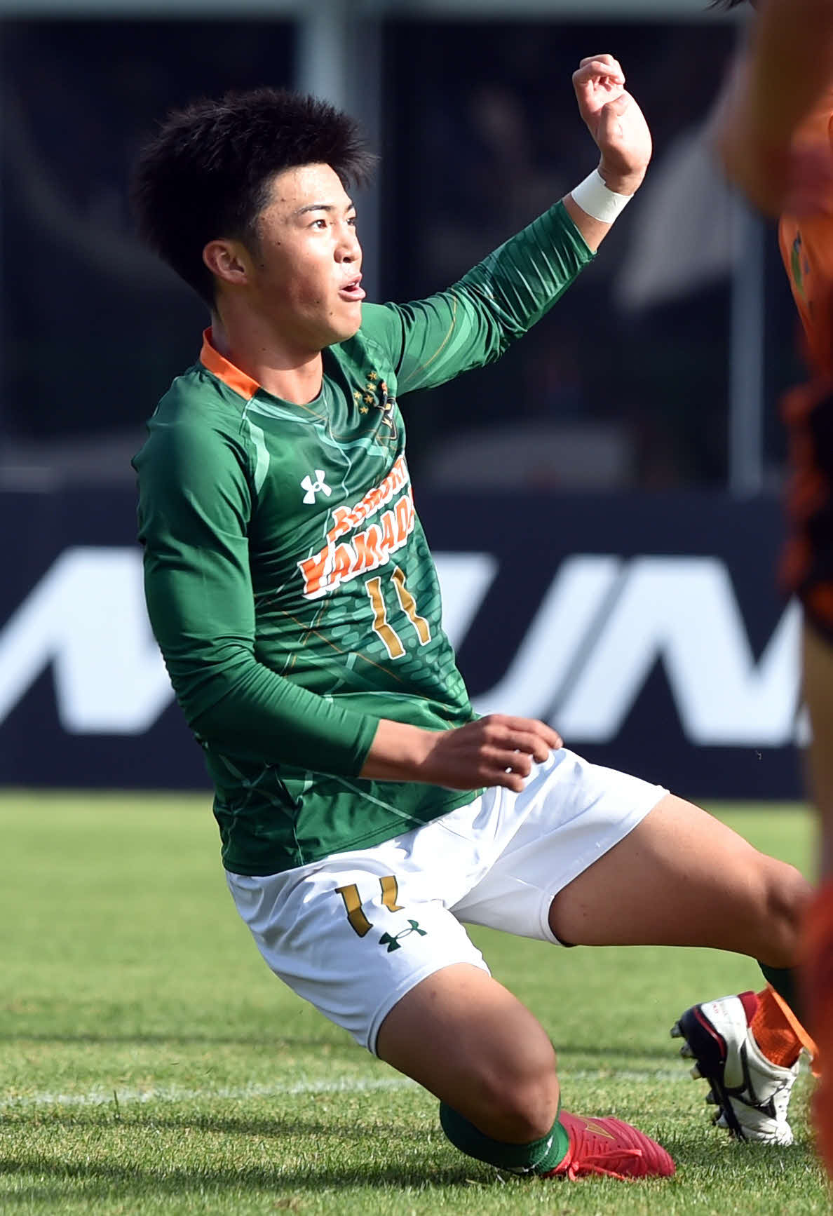 青森山田対八戸学院野辺地西　前半、7点目を決める青森山田FW米谷（撮影・相沢孔志）