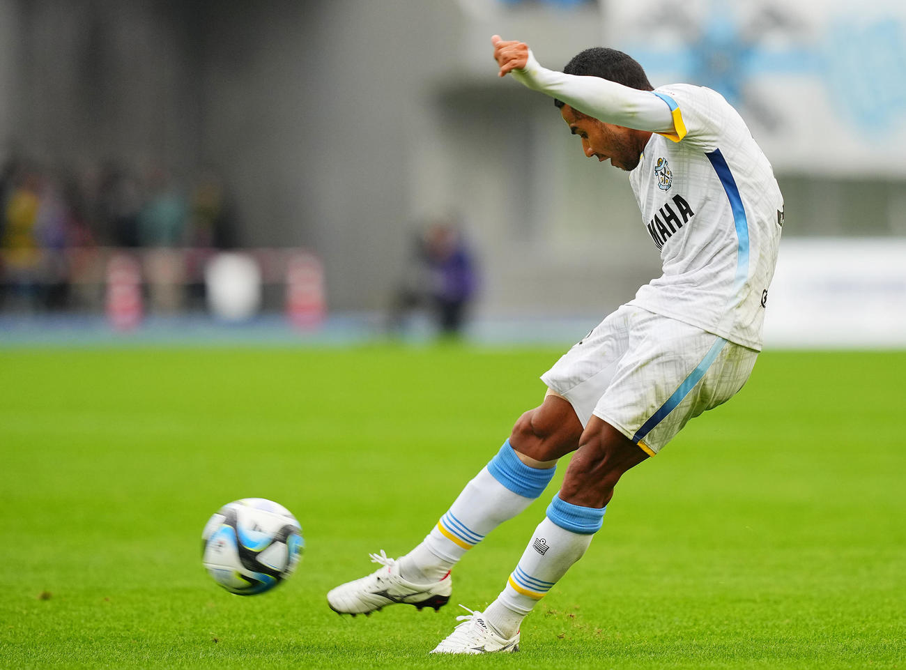 栃木対磐田　前半、右足でゴールを決める磐田ドゥドゥ（撮影・垰建太）