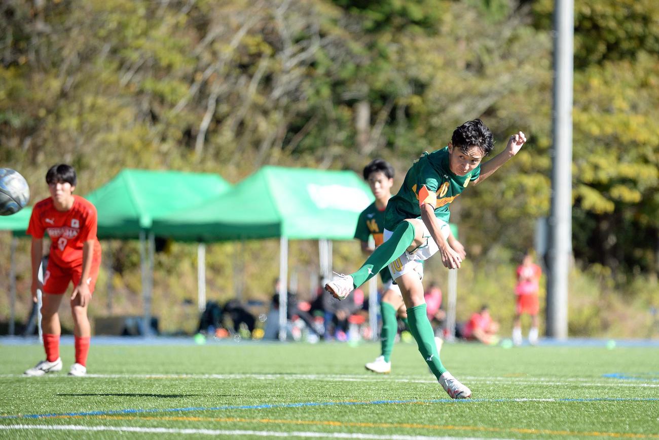 PKで決勝点を決める静岡学園MF高田