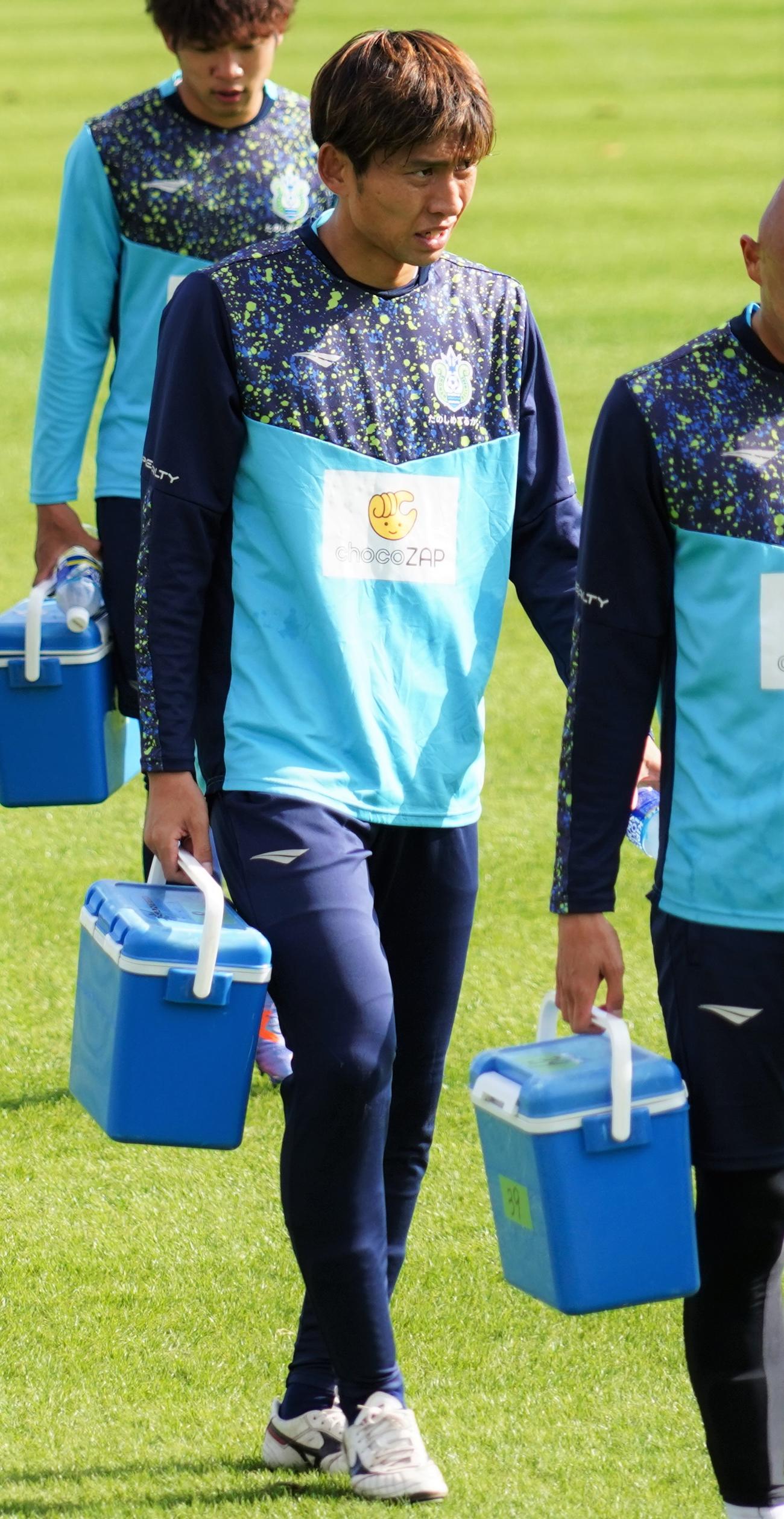 第33節横浜FC戦に向けた練習を引き上げる湘南ベルマーレDF大野和成（撮影・佐藤成）