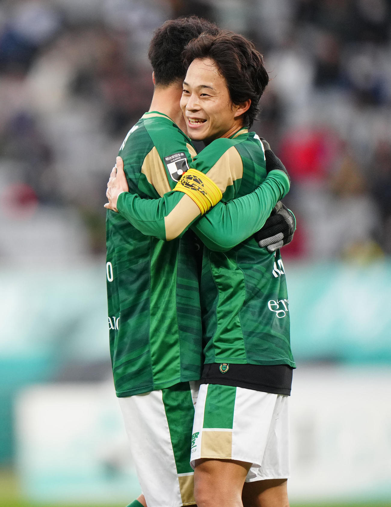 東京V対千葉　前半、ゴールを決め喜ぶ東京V森田（右）（撮影・江口和貴）