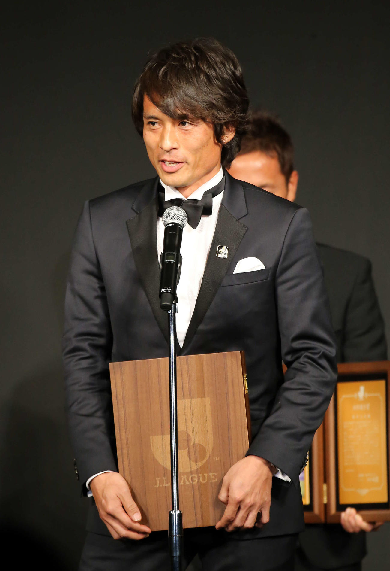 「Jリーグアウォーズ」　功労選手賞を受賞し、あいさつする宮本恒靖氏（2015年12月）
