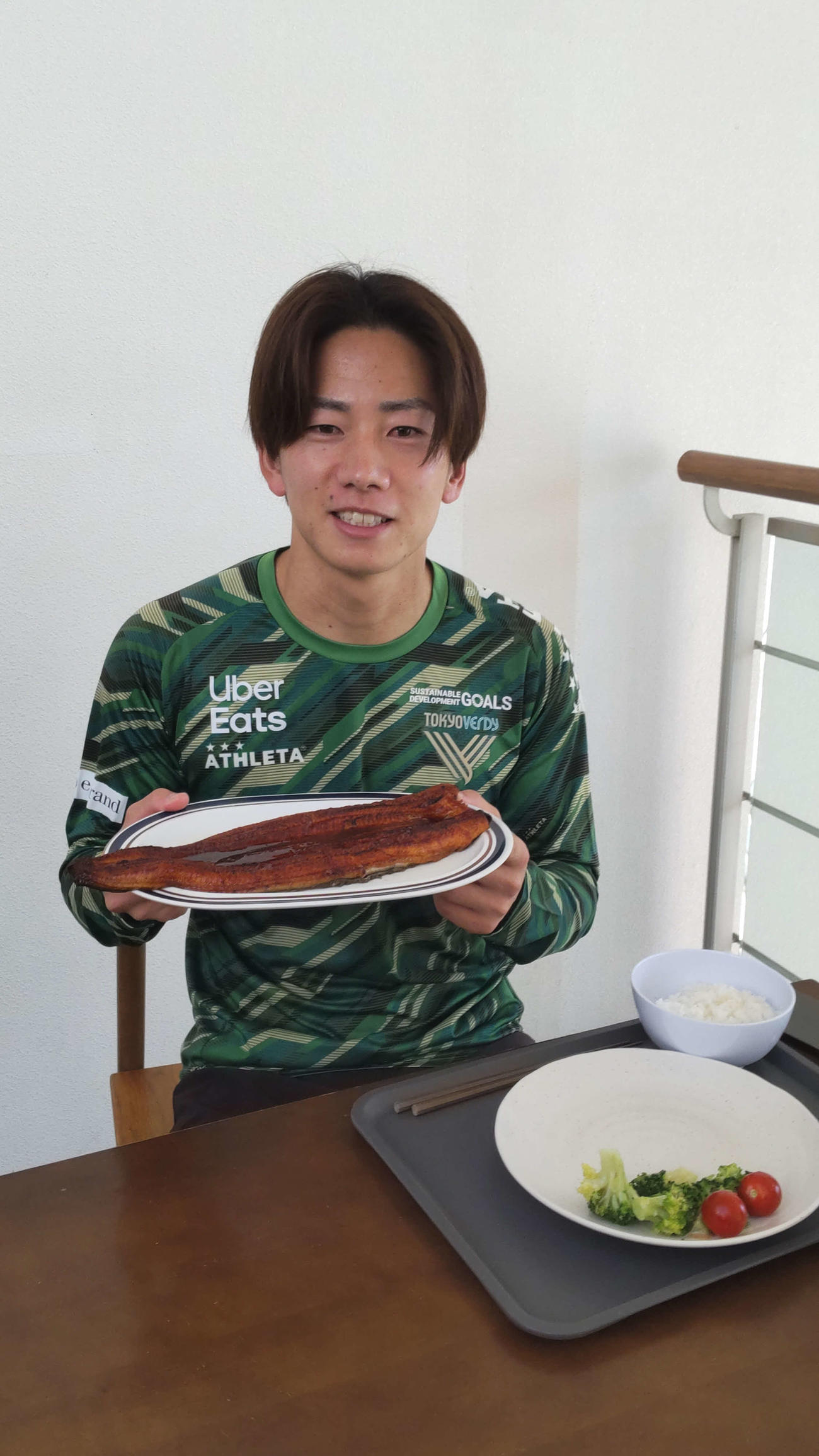 “うなぎ上りでJ1へ”とばかりに今週は数回、大好きなうなぎを食べたという東京V中原